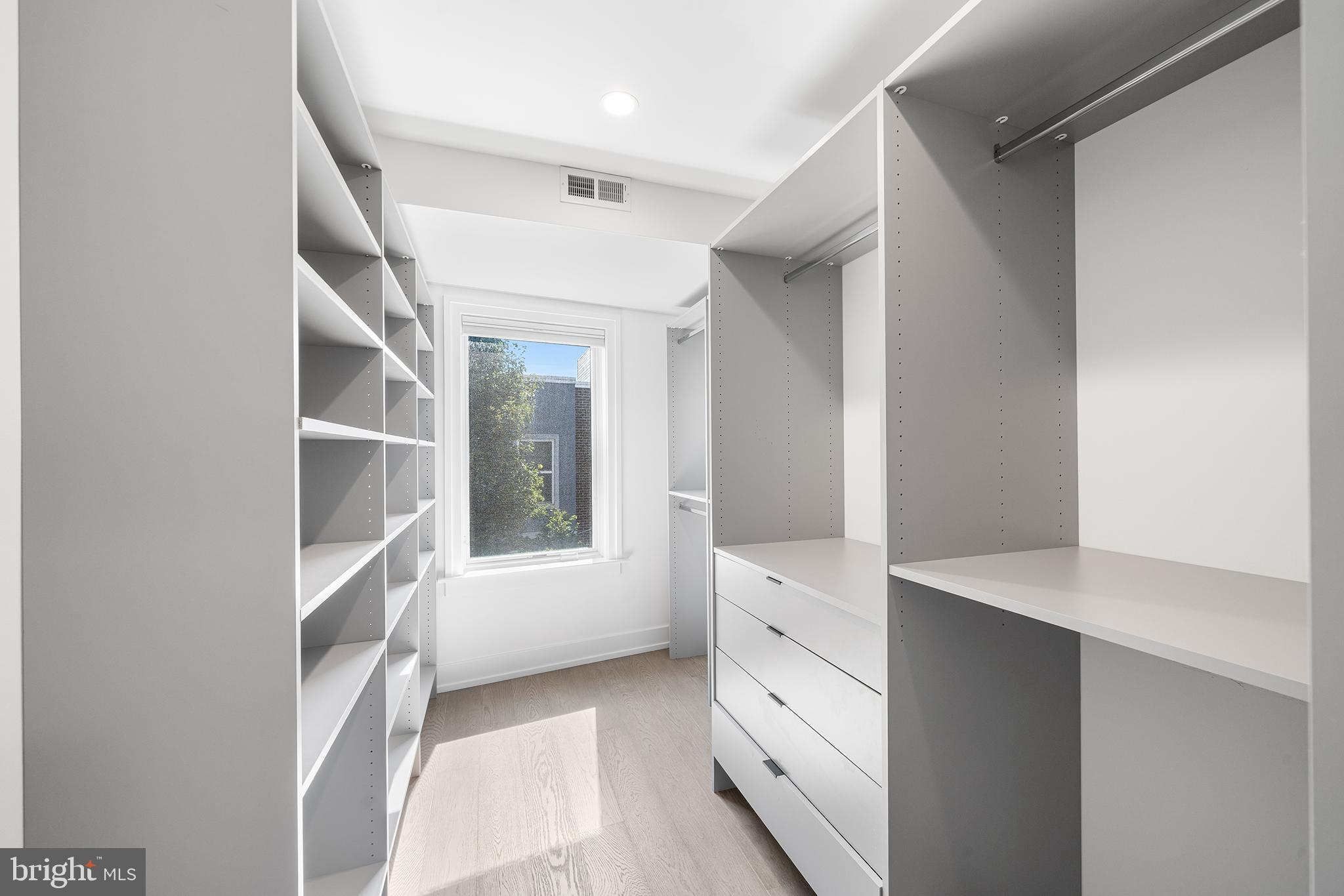 BELLA VISTA - Residential