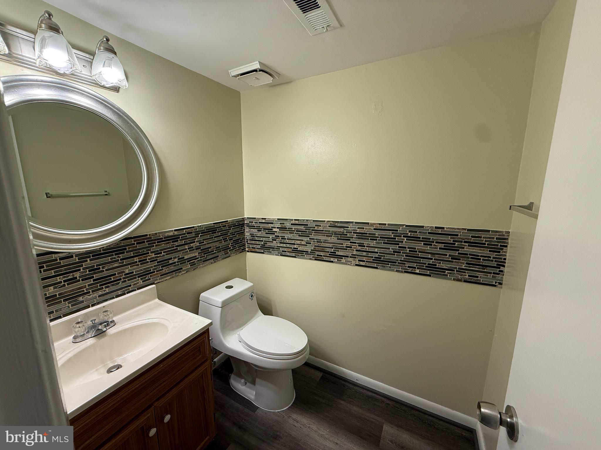 DALE CITY - Residential Lease