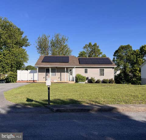 Photo of 271 Mimosa Drive, MARTINSBURG, WV 25404 (MLS # WVBE2051734)
