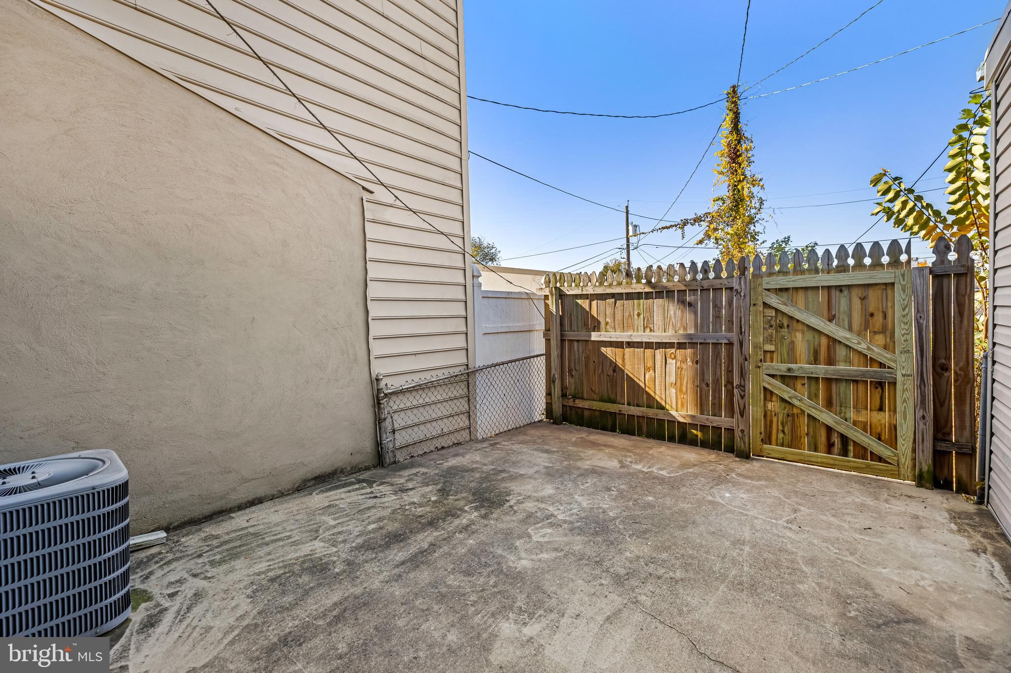 HAMPDEN HISTORIC DISTRICT - Residential