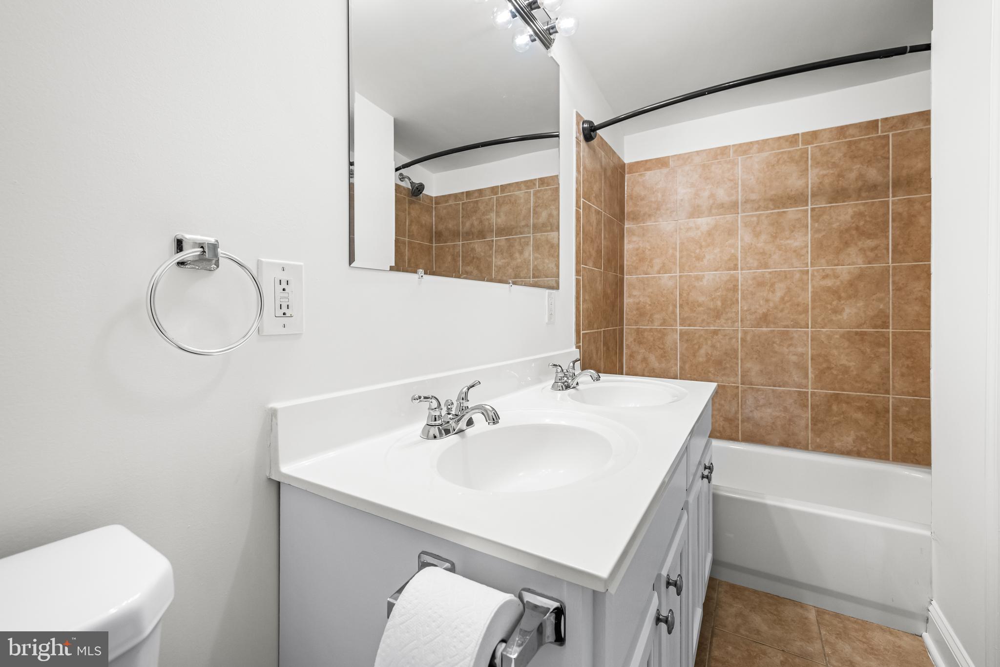 HAMPDEN HISTORIC DISTRICT - Residential