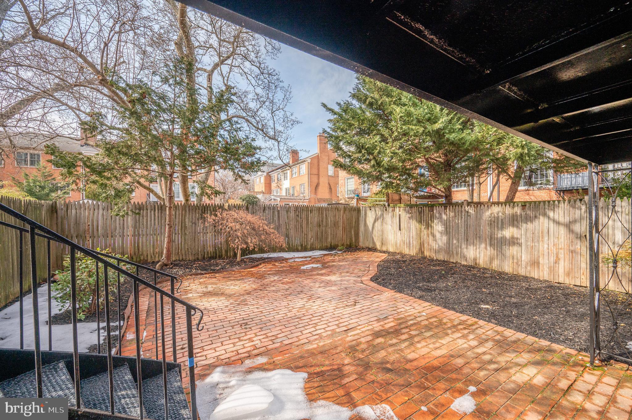 YATES GARDENS - Residential