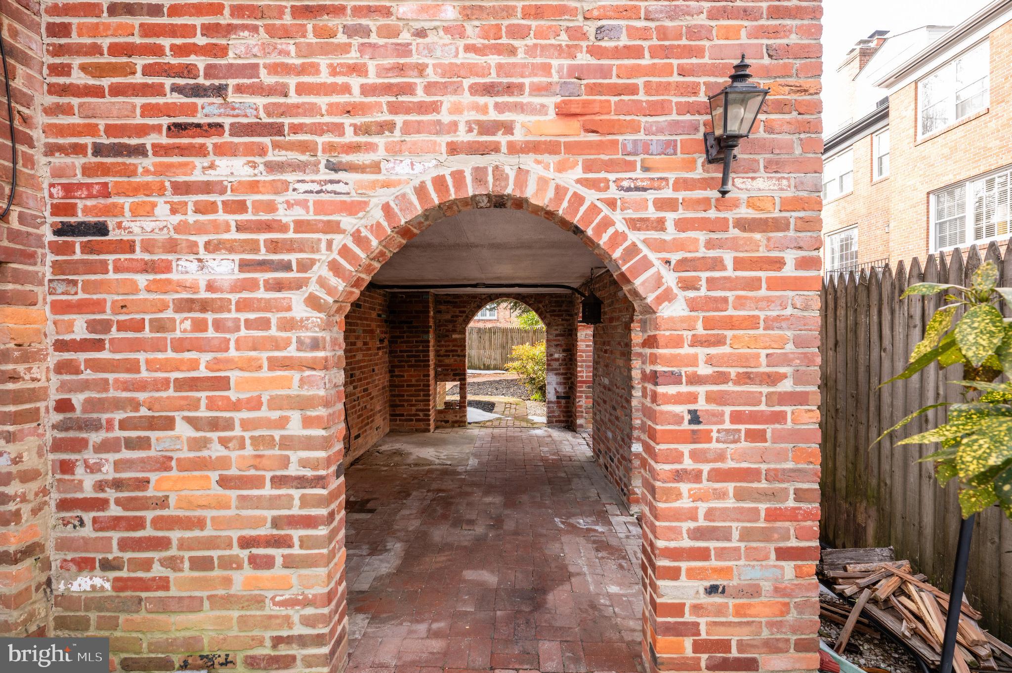 YATES GARDENS - Residential