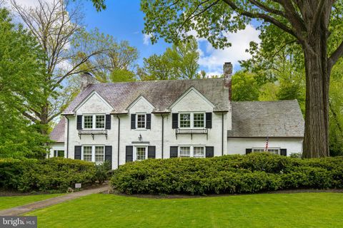 Photo of 155 N SCHOOL LN, LANCASTER, PA 17603 (MLS # PALA2032032)