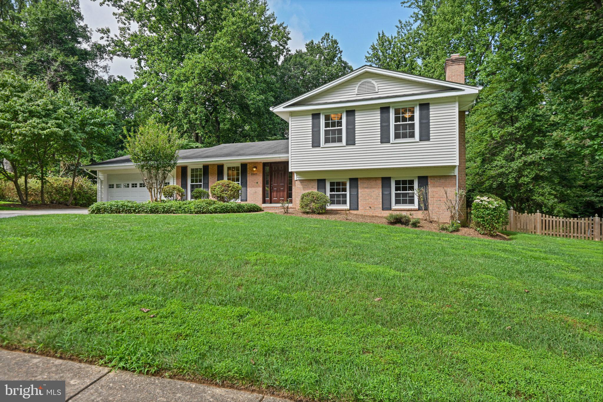 PICKETT ESTATES - Residential