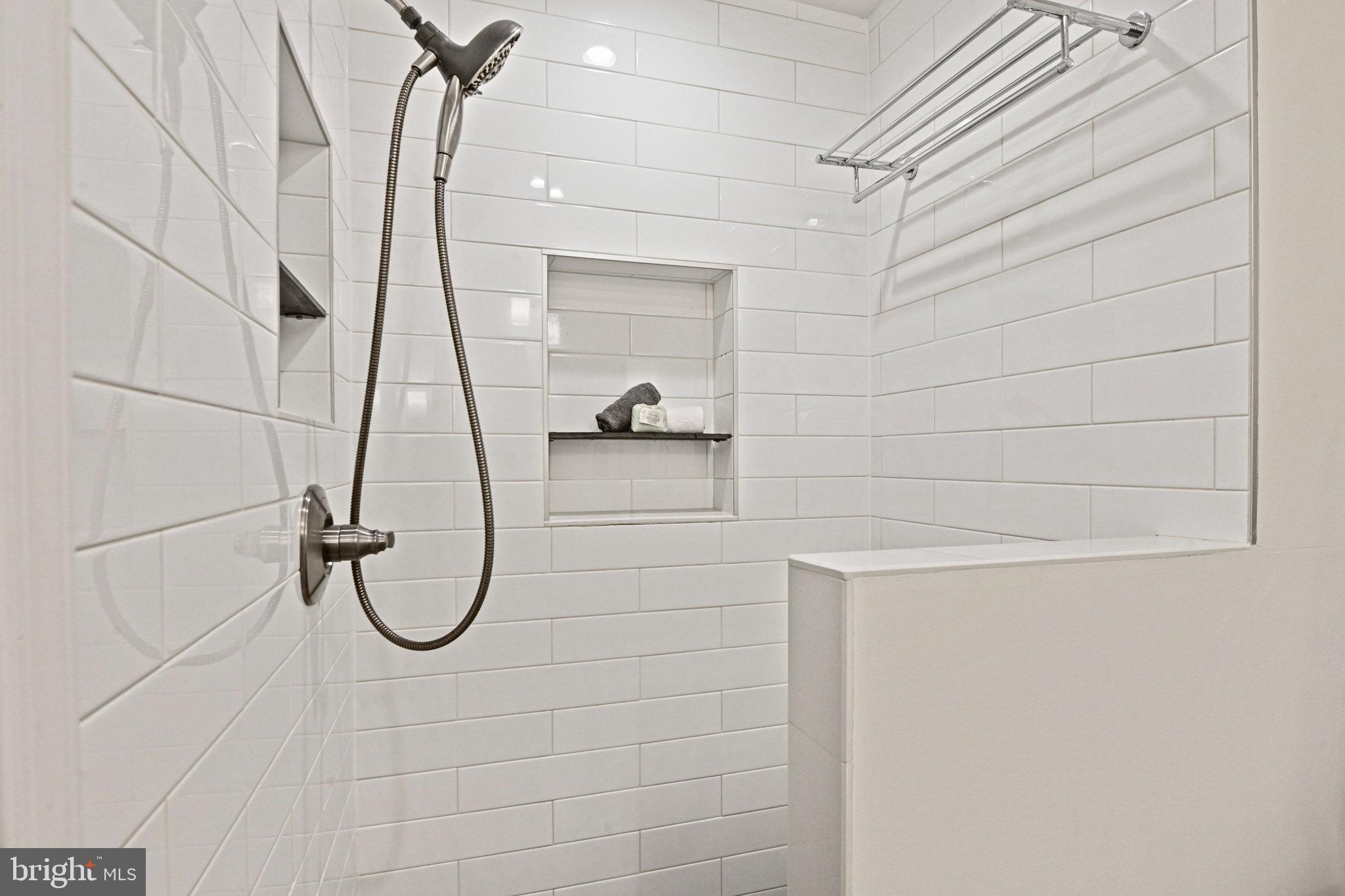 PICKETT ESTATES - Residential