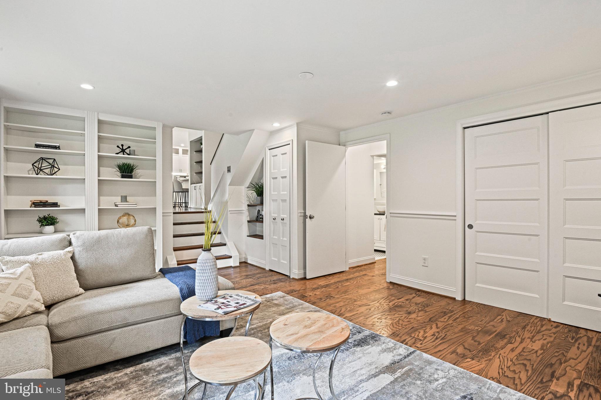 PICKETT ESTATES - Residential