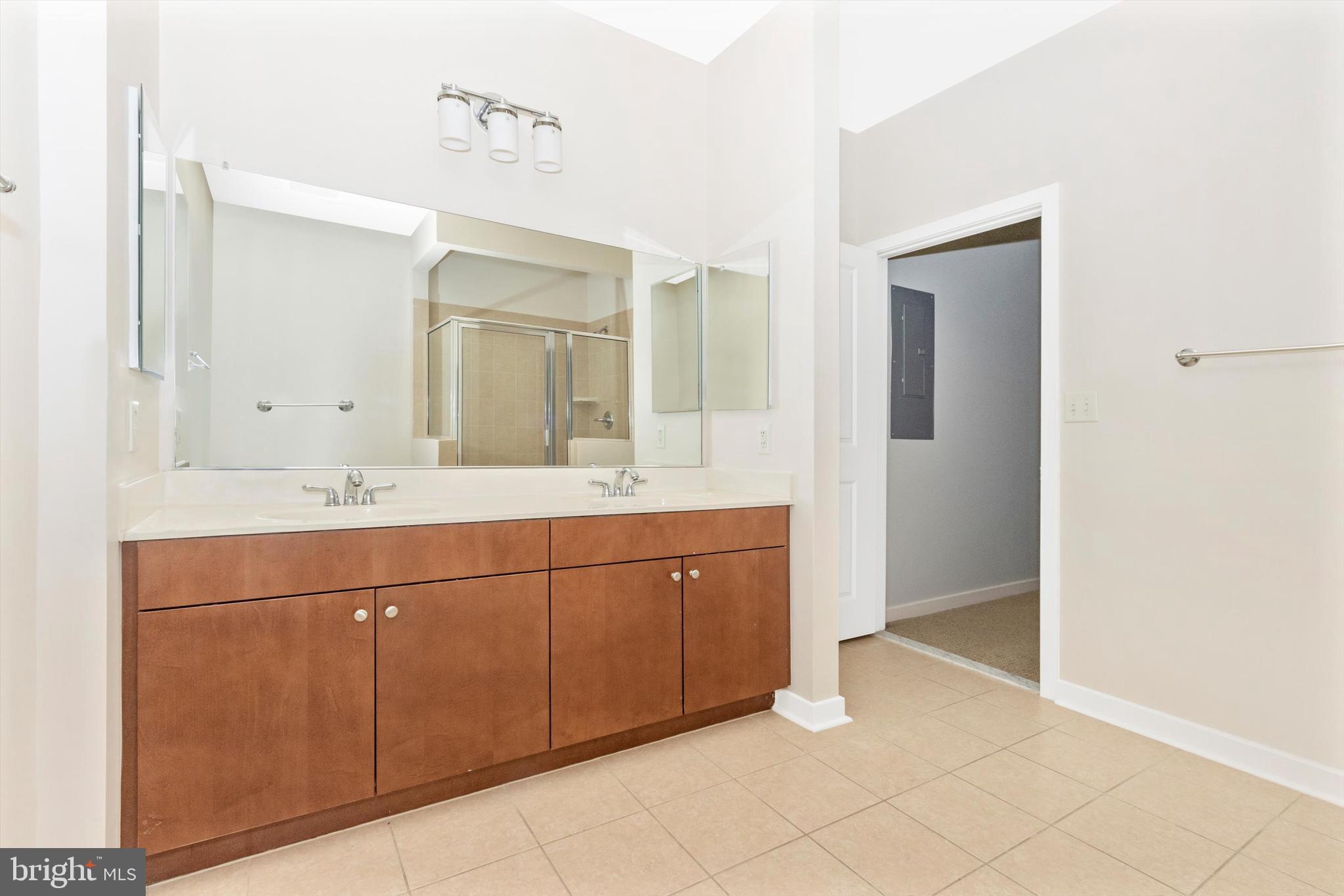 CHARLES VILLAGE - Residential