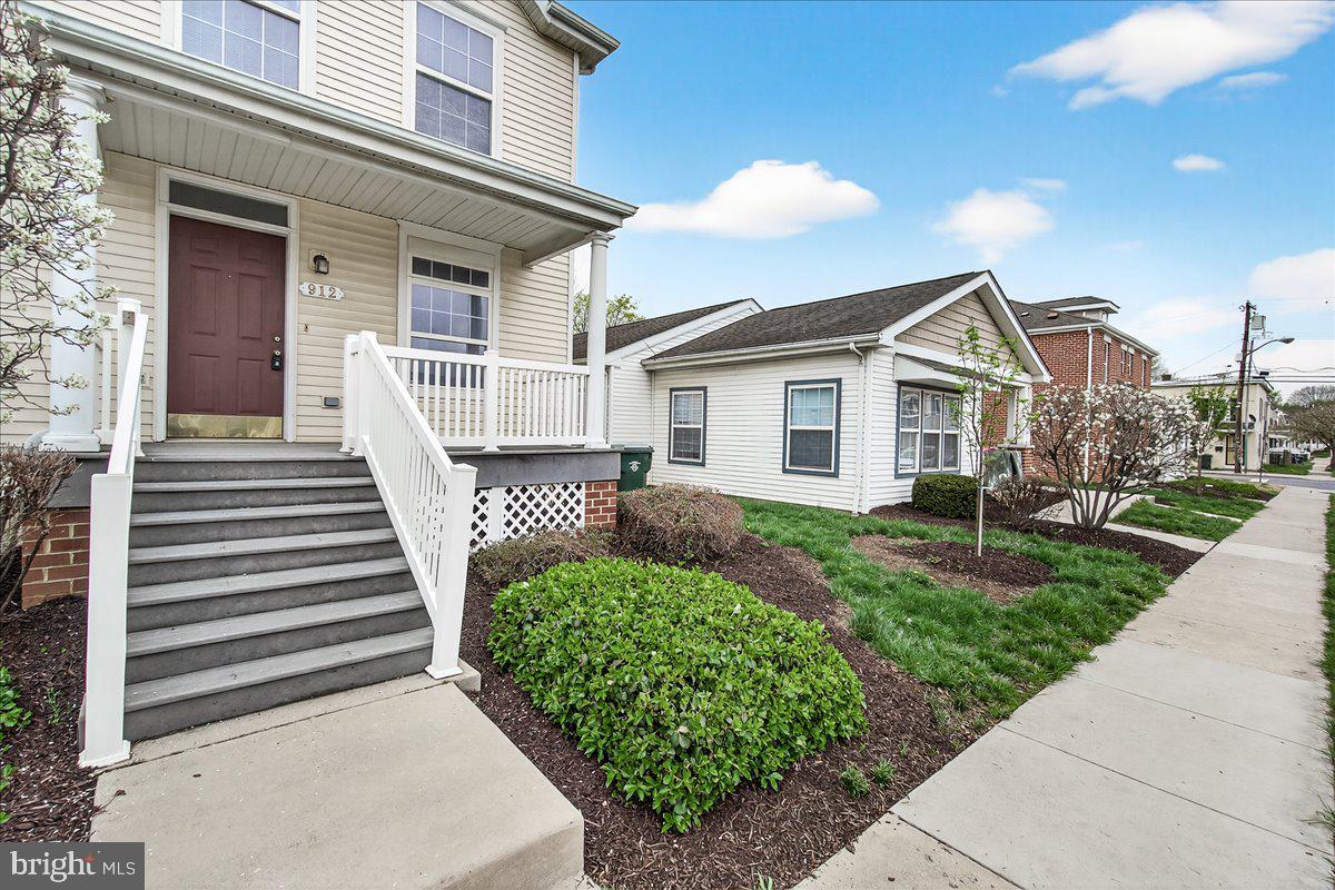 GATEWAY CROSSING - Residential