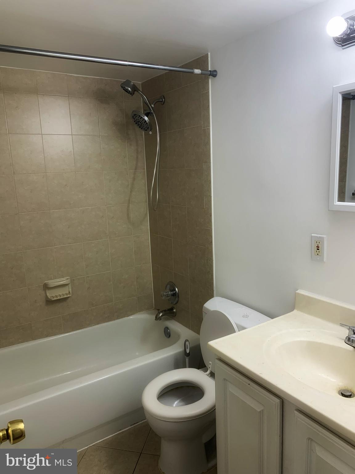 MARKHAM VIEW CONDOMINIUMS - Residential Lease