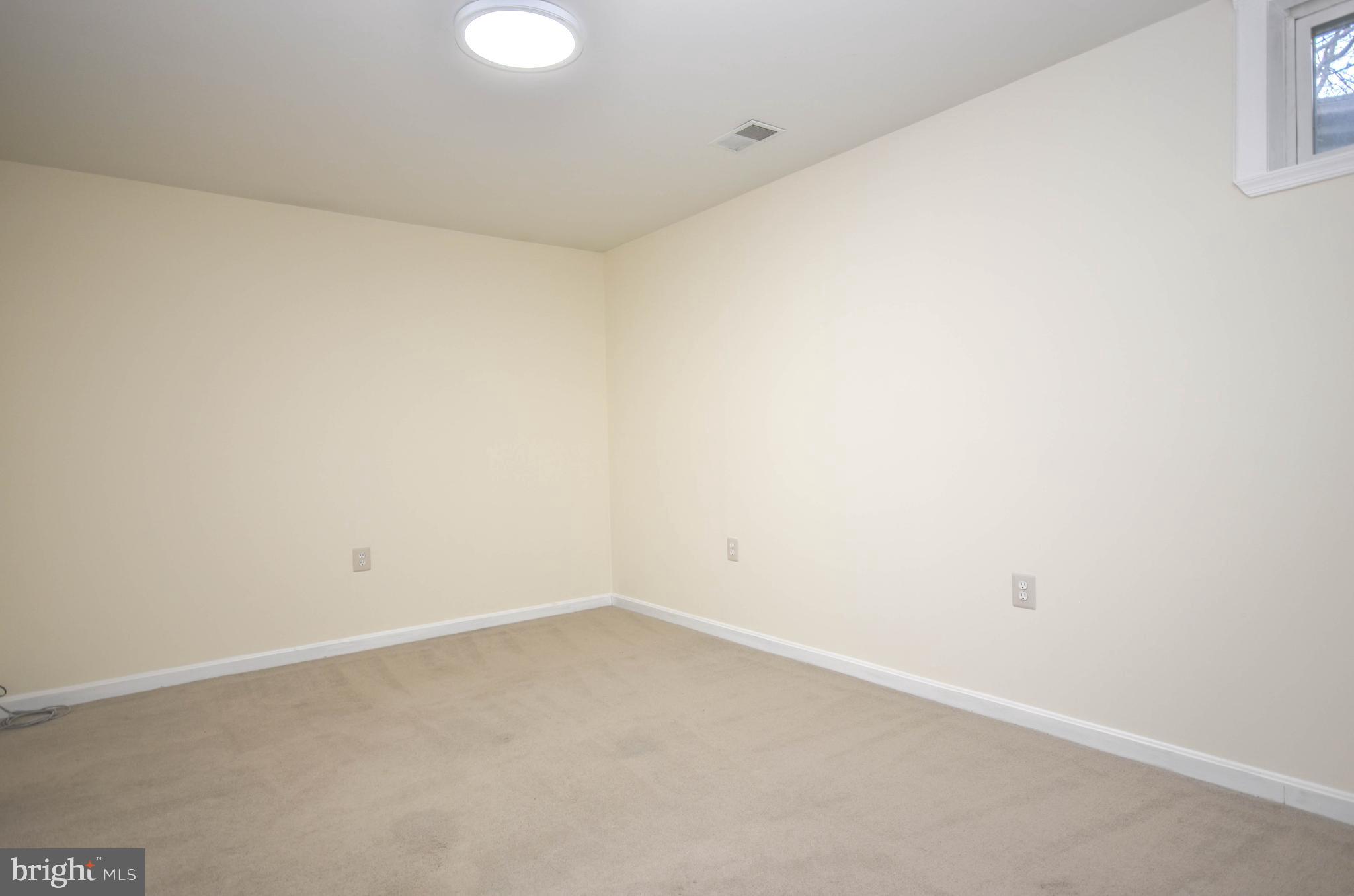 CAROLINE OAKS - Residential Lease