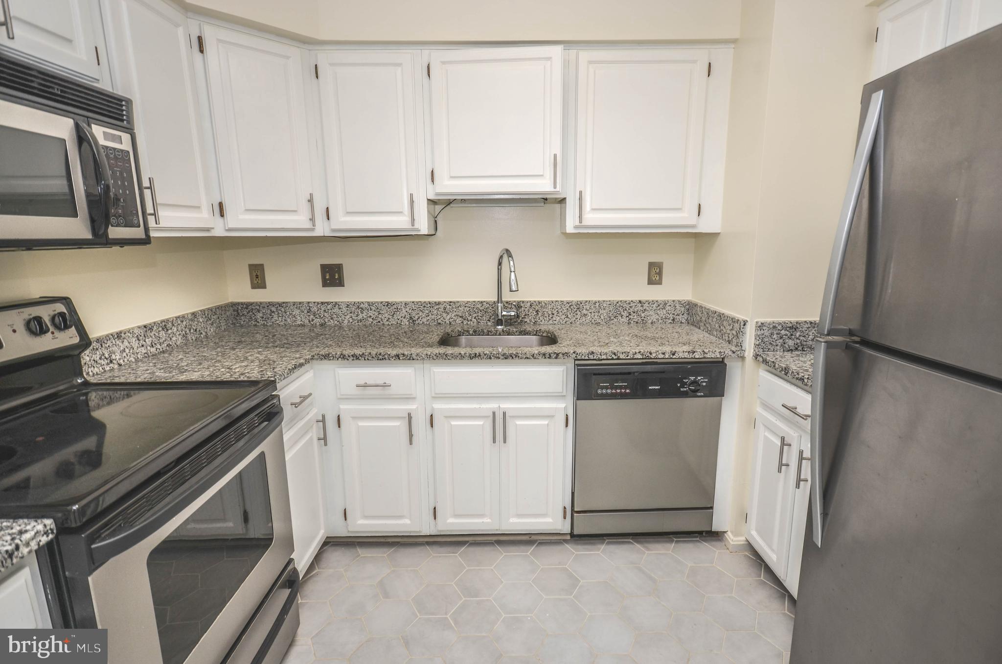 CAROLINE OAKS - Residential Lease