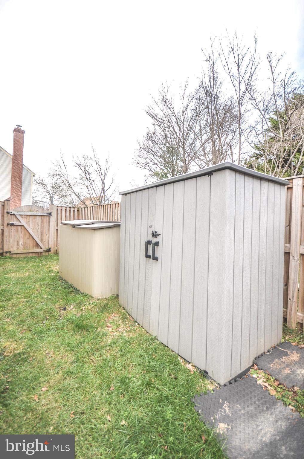 CAROLINE OAKS - Residential Lease