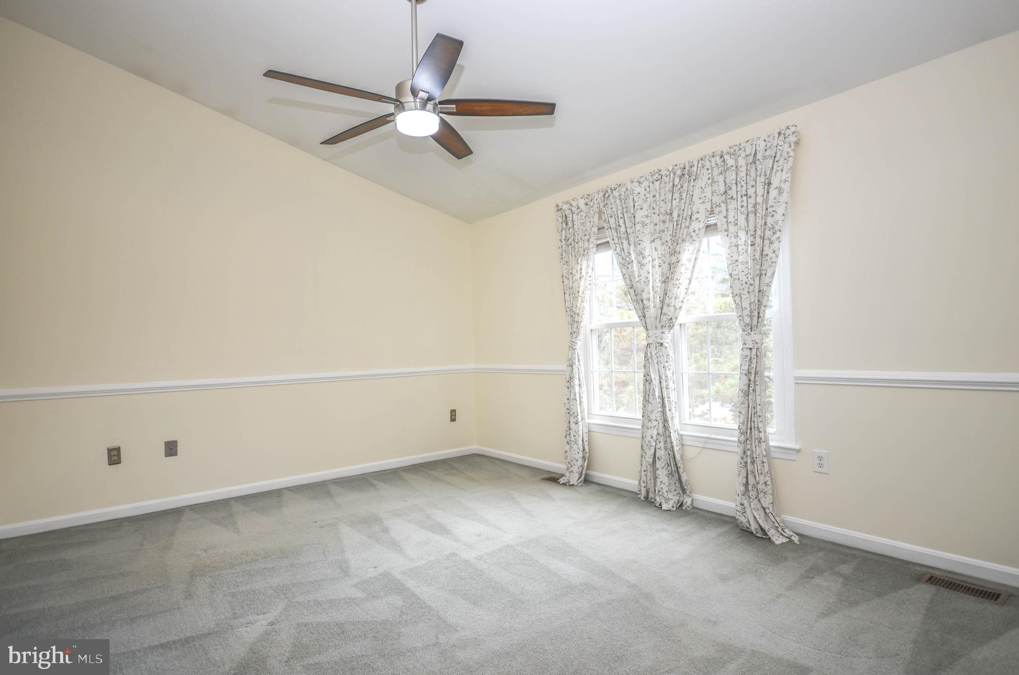 CAROLINE OAKS - Residential Lease