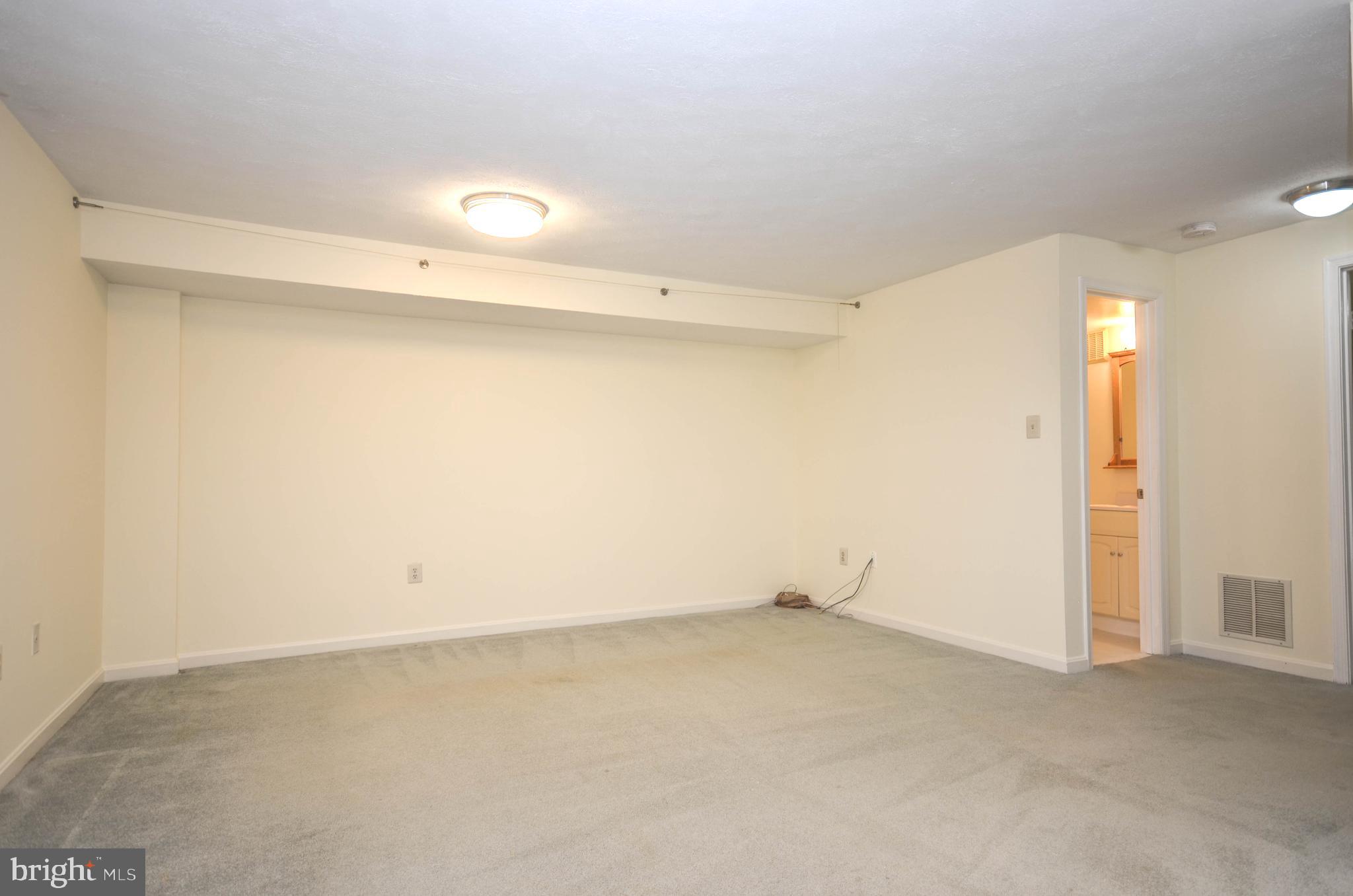 CAROLINE OAKS - Residential Lease