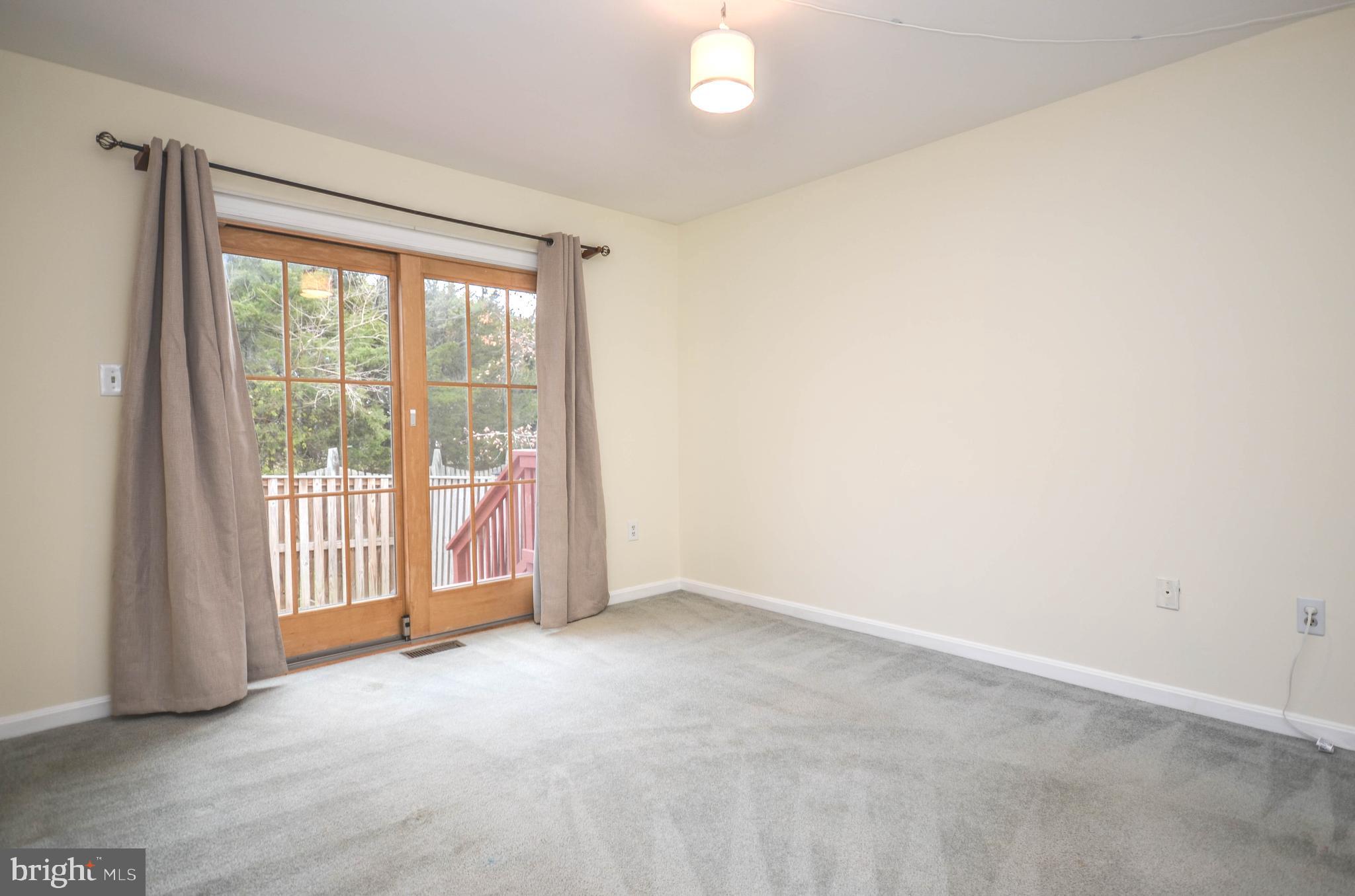 CAROLINE OAKS - Residential Lease