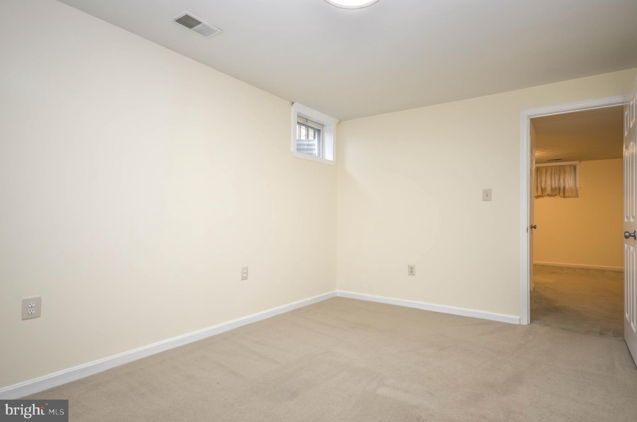 CAROLINE OAKS - Residential Lease