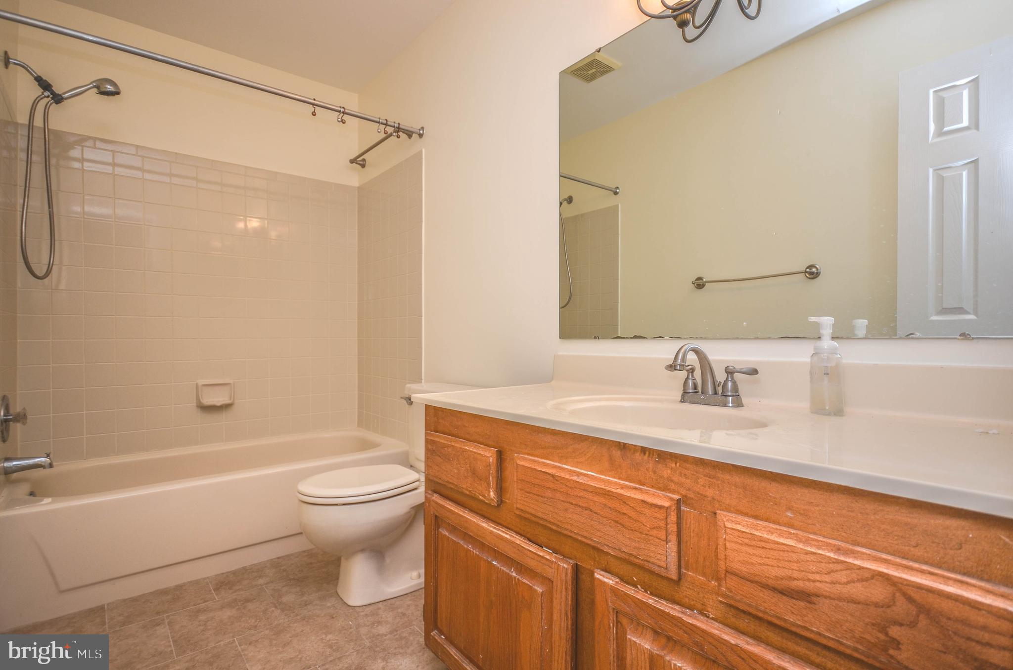 CAROLINE OAKS - Residential Lease