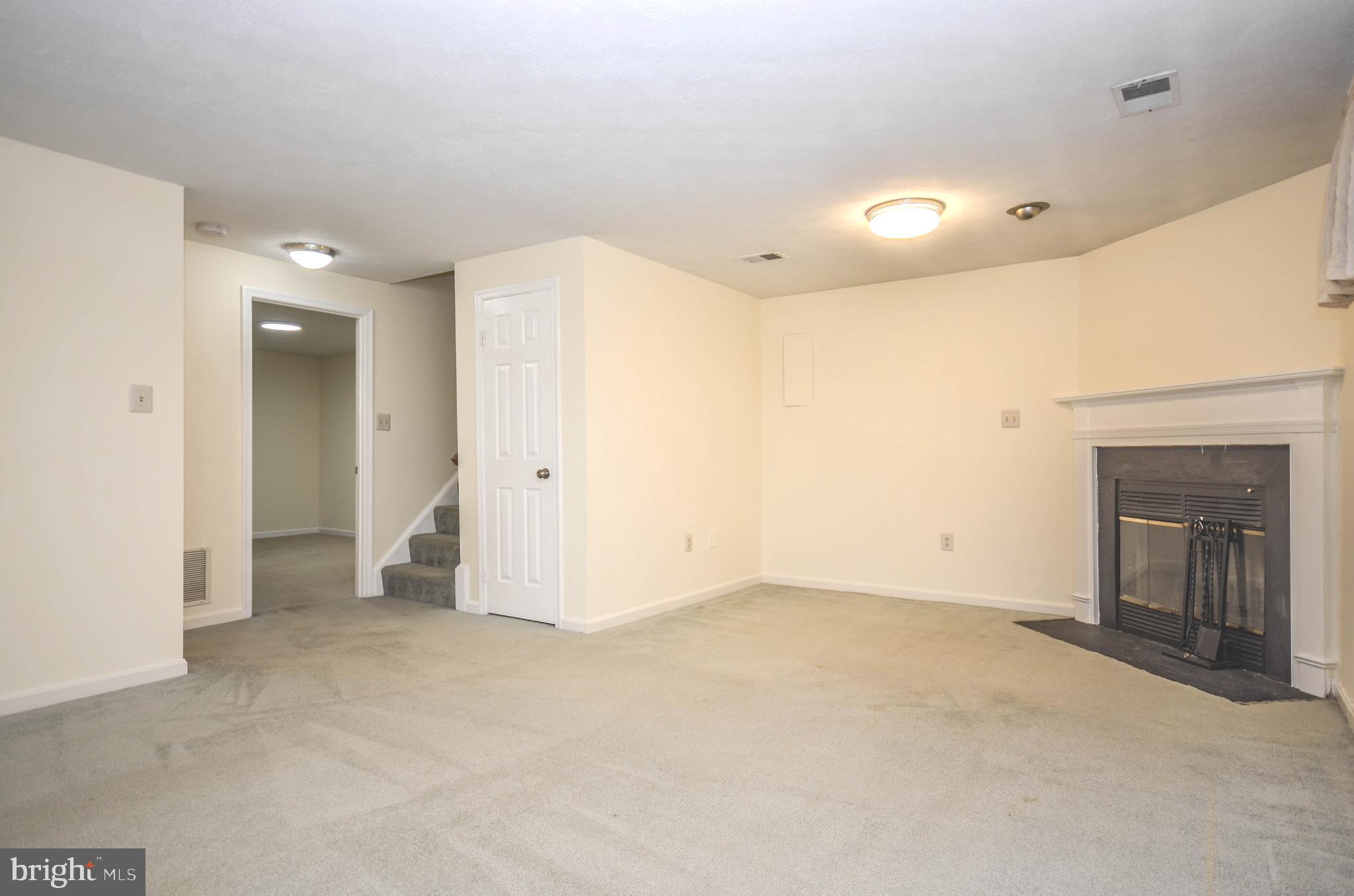 CAROLINE OAKS - Residential Lease