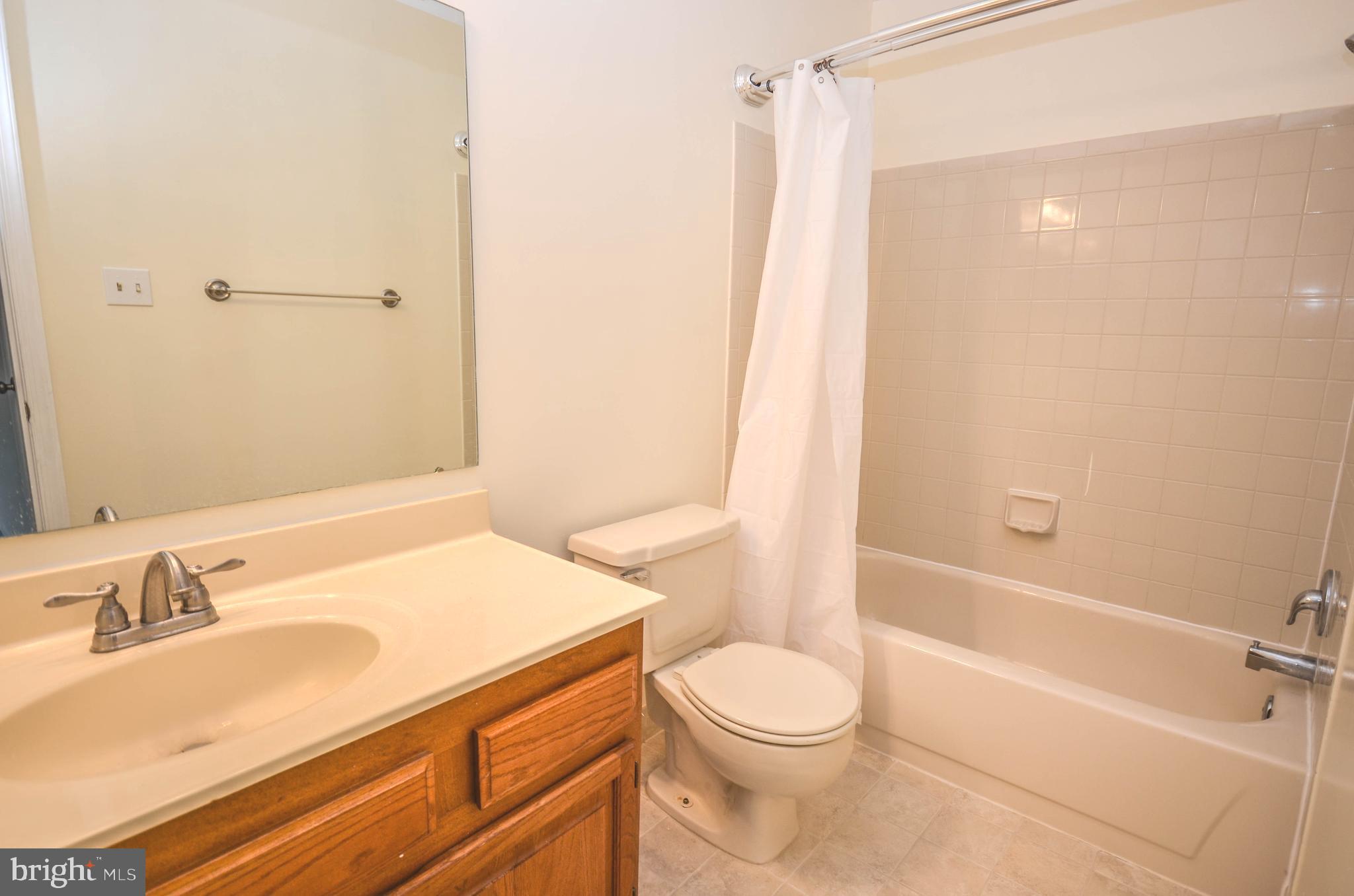 CAROLINE OAKS - Residential Lease