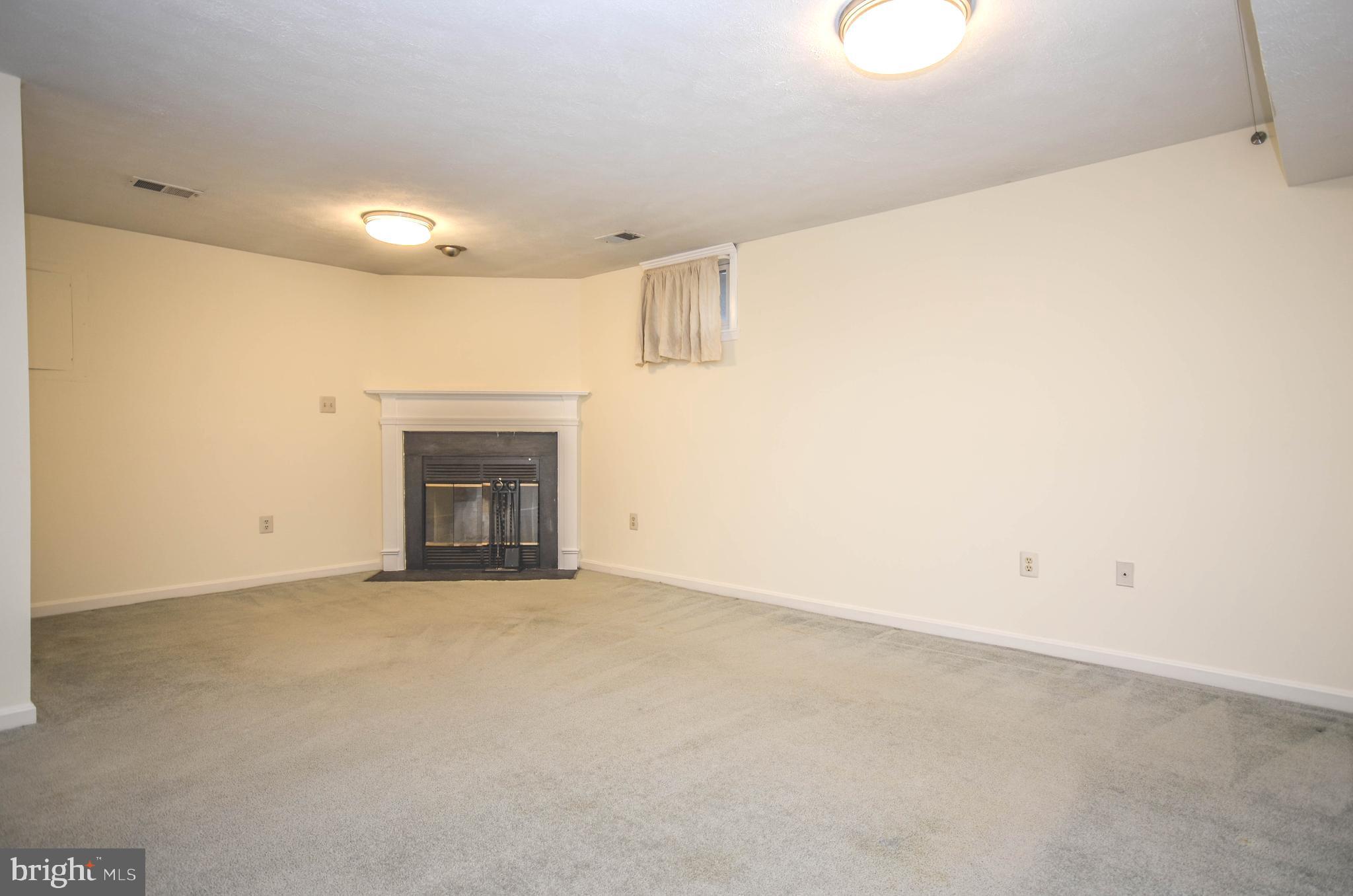 CAROLINE OAKS - Residential Lease