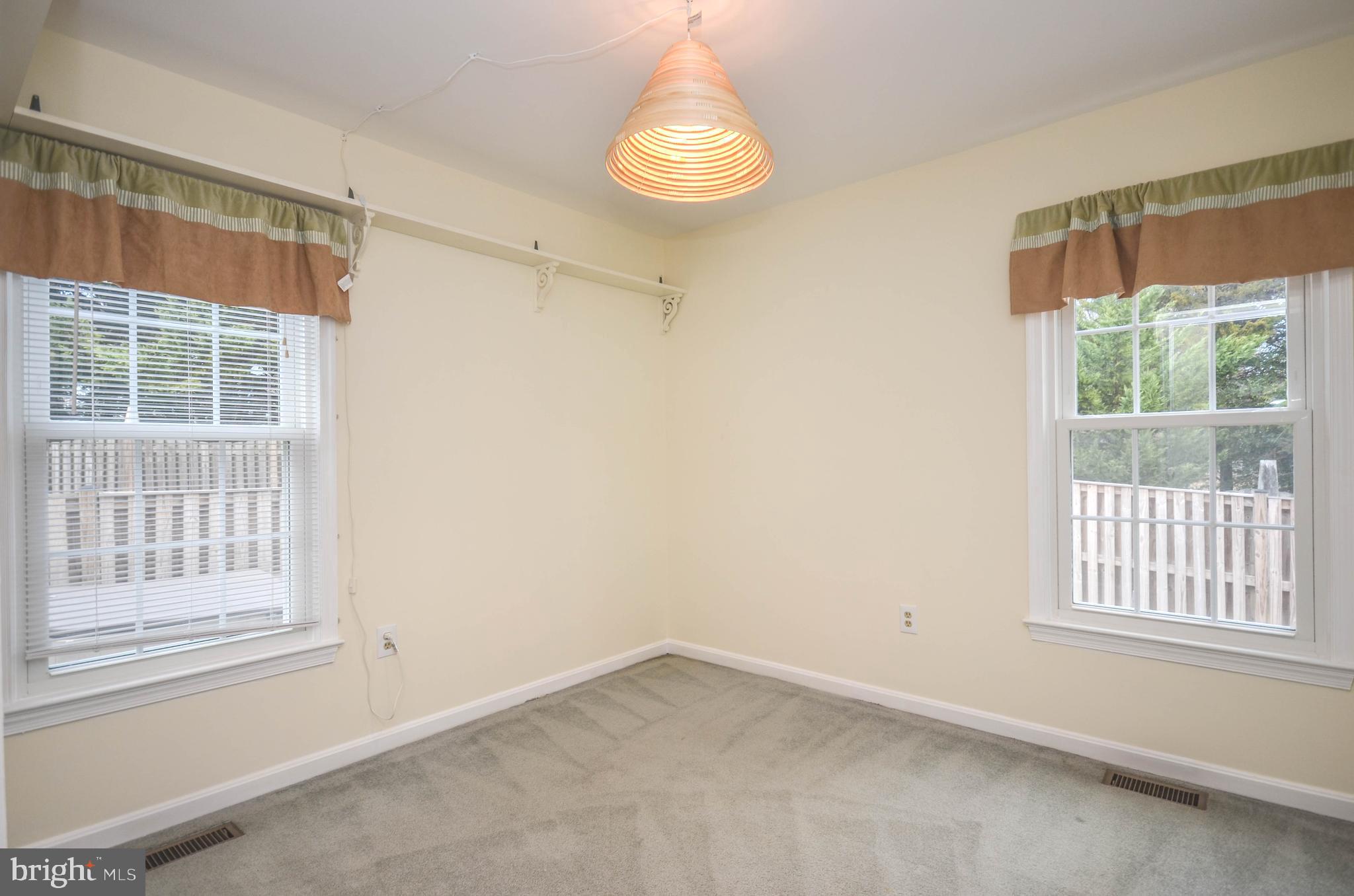 CAROLINE OAKS - Residential Lease