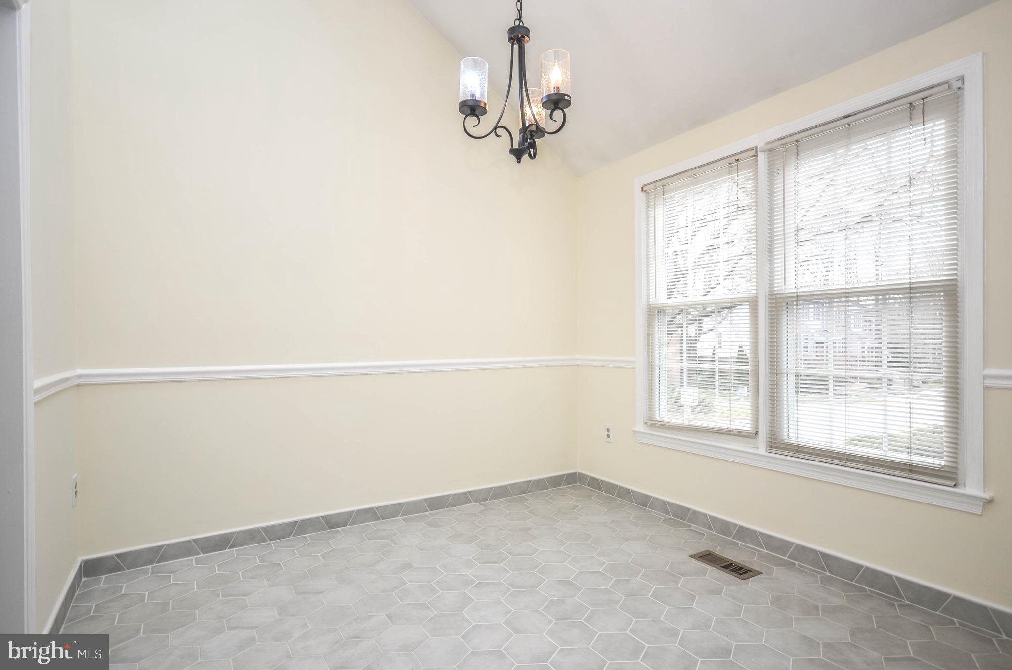 CAROLINE OAKS - Residential Lease