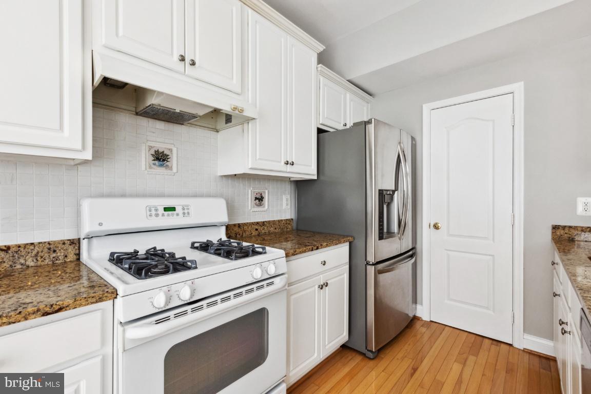 CLARKSBURG TOWN CENTER - Residential Lease