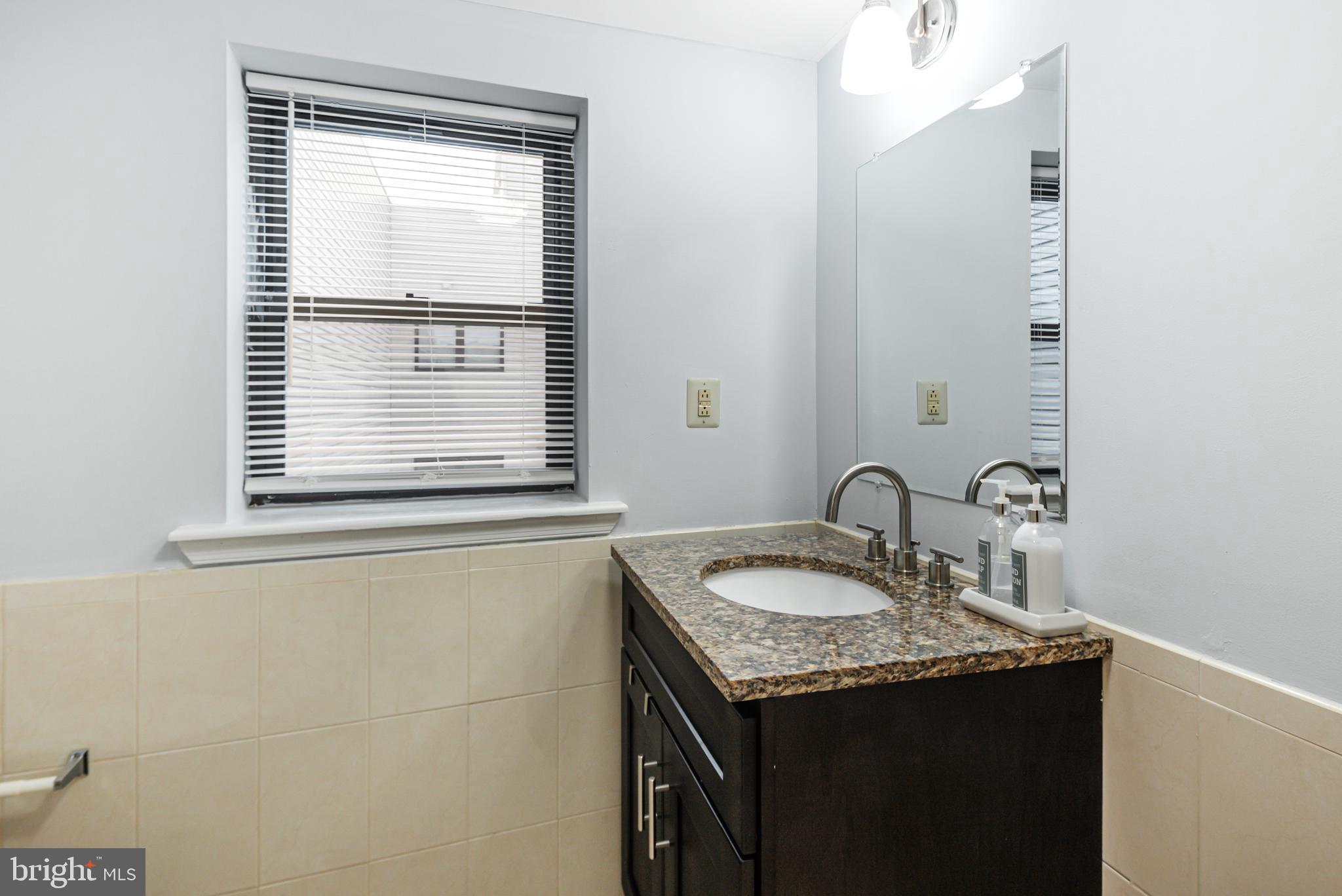 QUEEN VILLAGE - Residential Lease