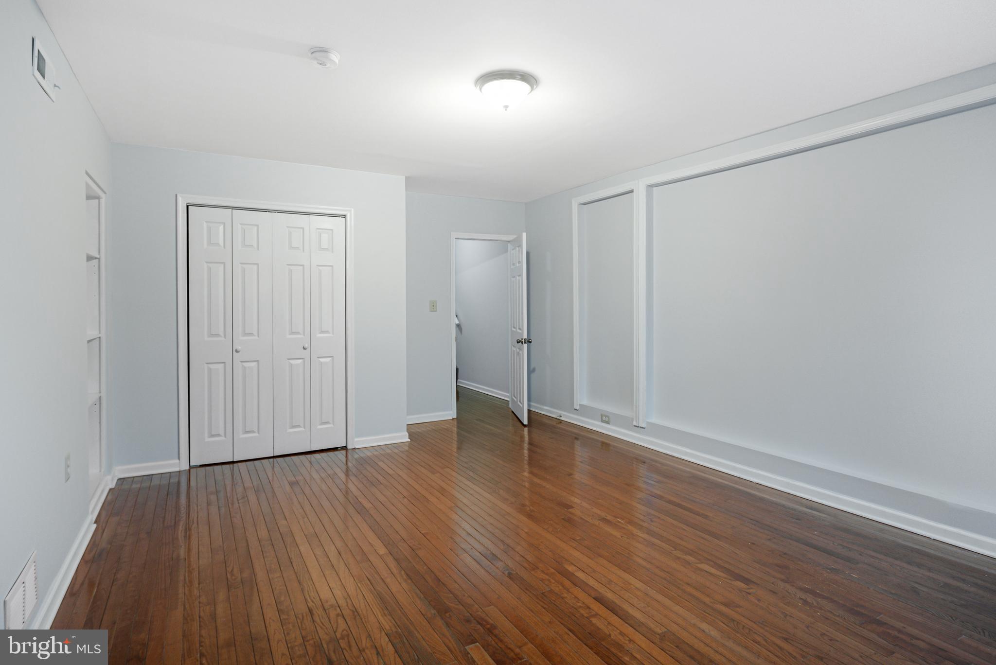 QUEEN VILLAGE - Residential Lease