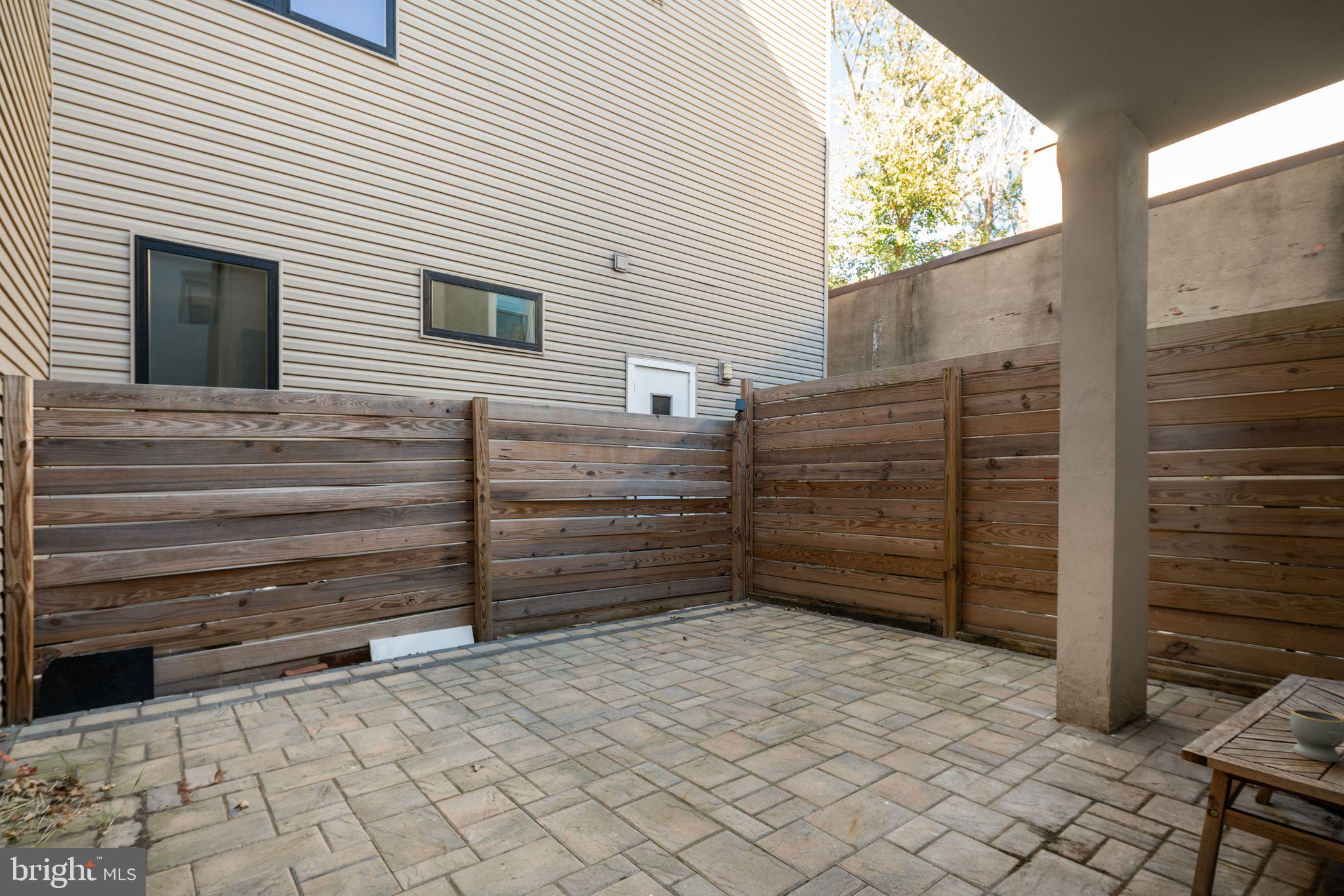 QUEEN VILLAGE - Residential Lease