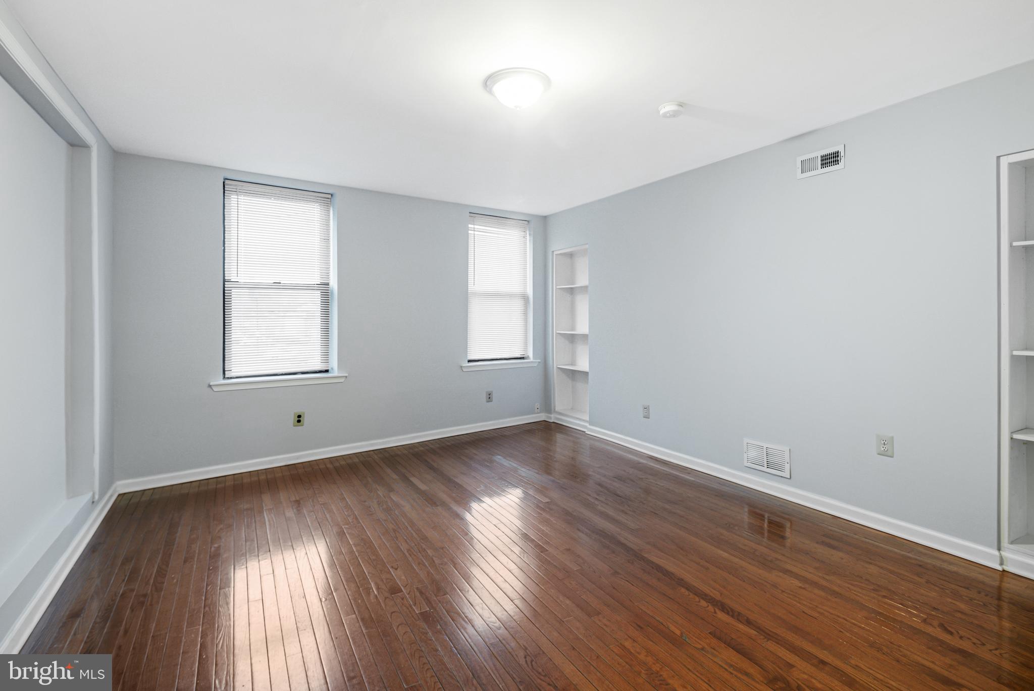 QUEEN VILLAGE - Residential Lease