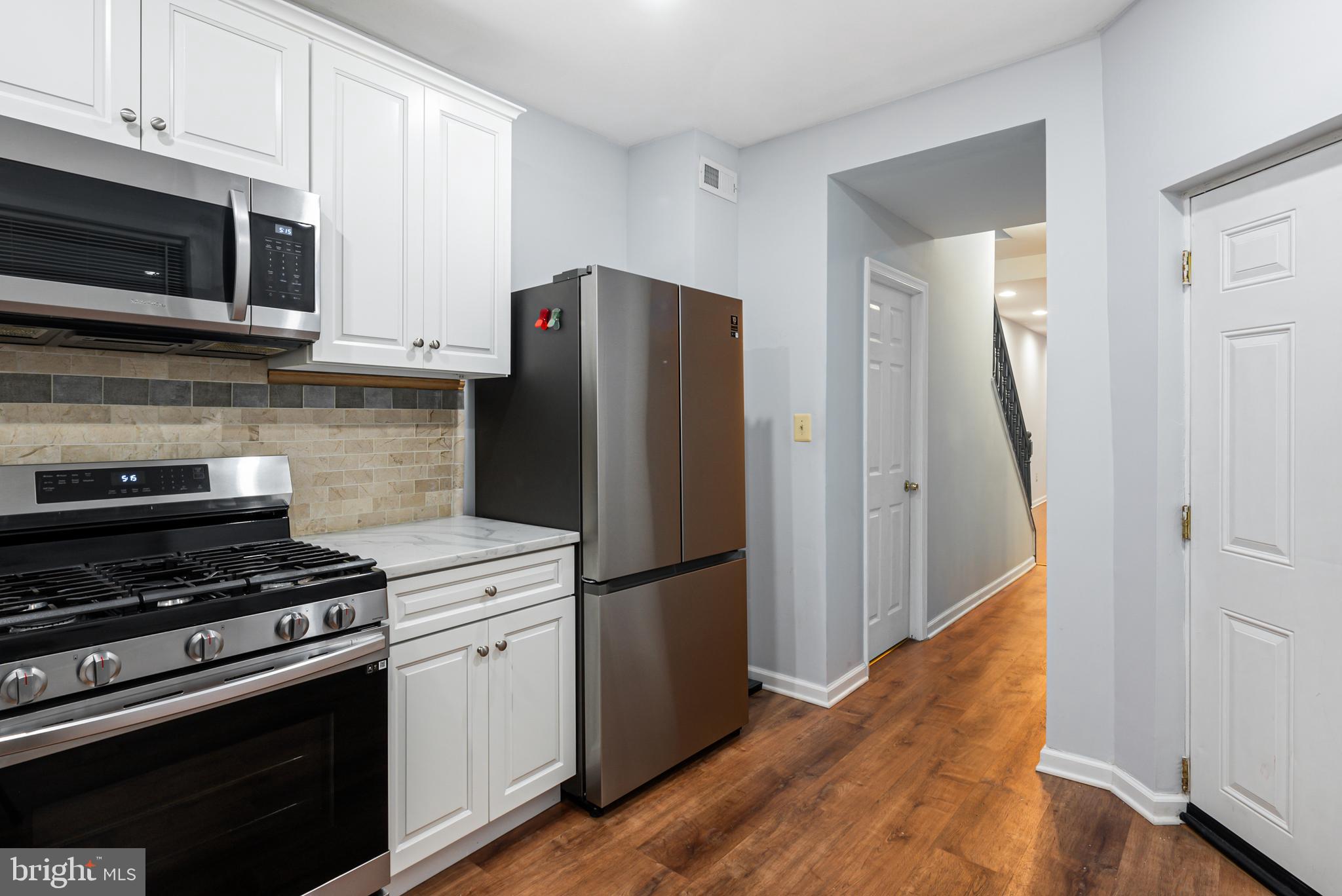 QUEEN VILLAGE - Residential Lease