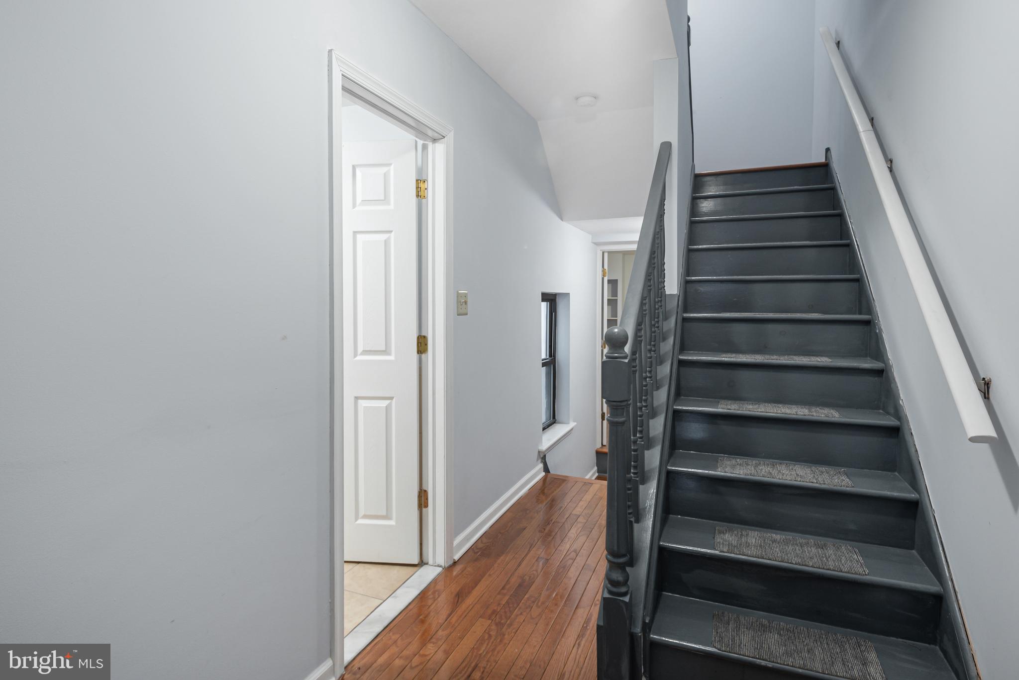 QUEEN VILLAGE - Residential Lease