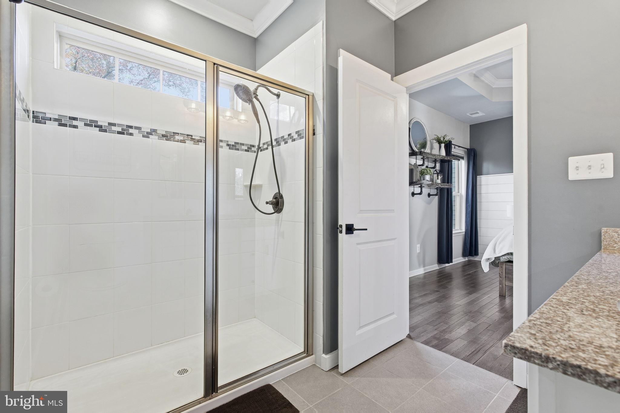 PONDVIEW - Residential