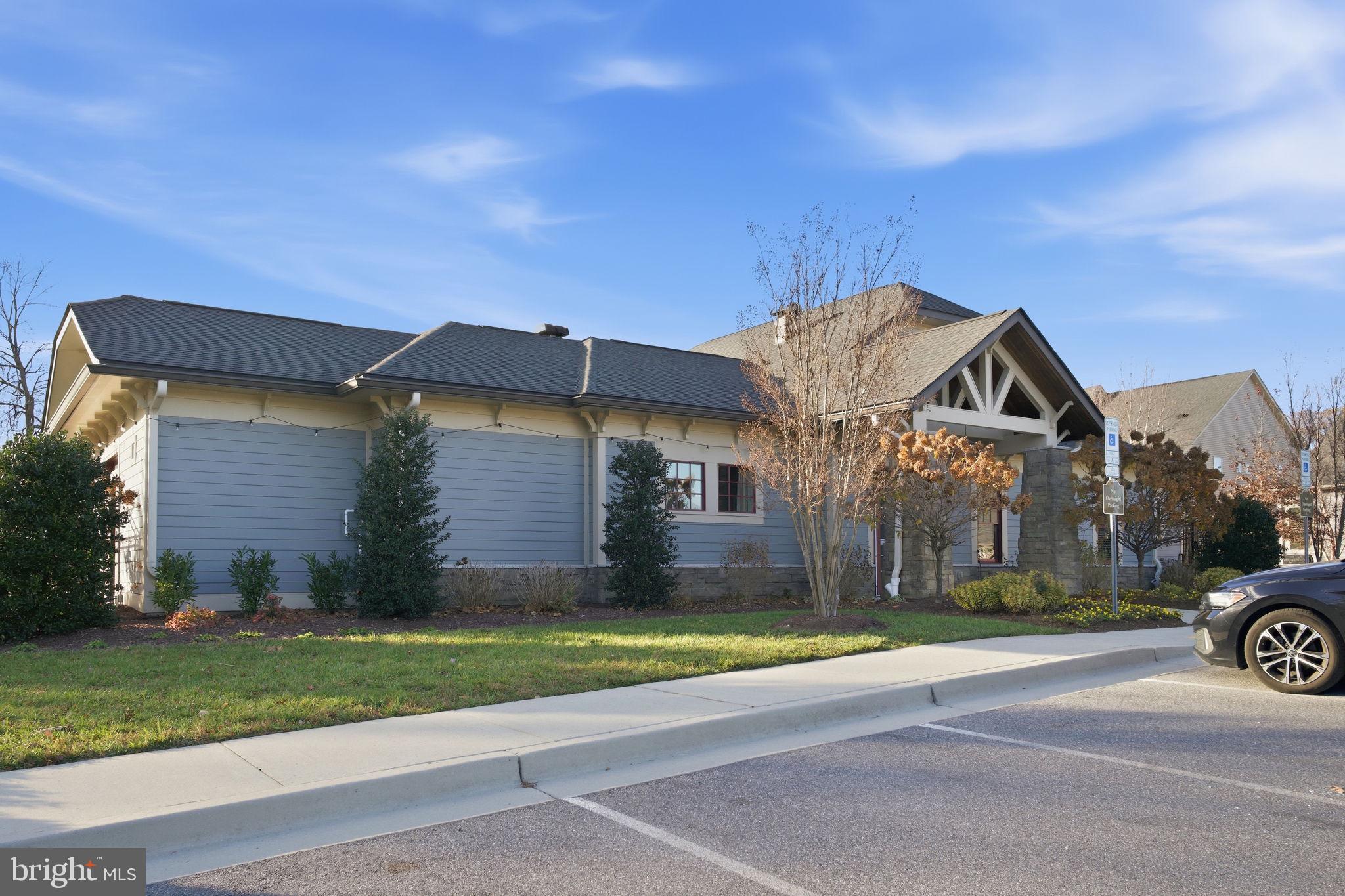 PONDVIEW - Residential