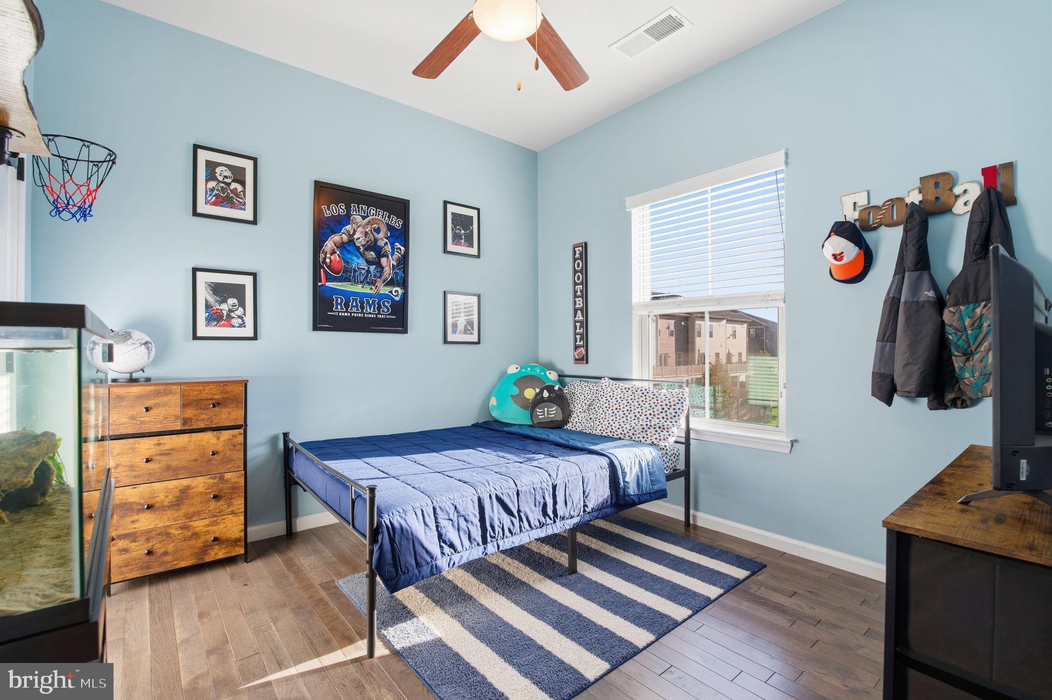 PONDVIEW - Residential