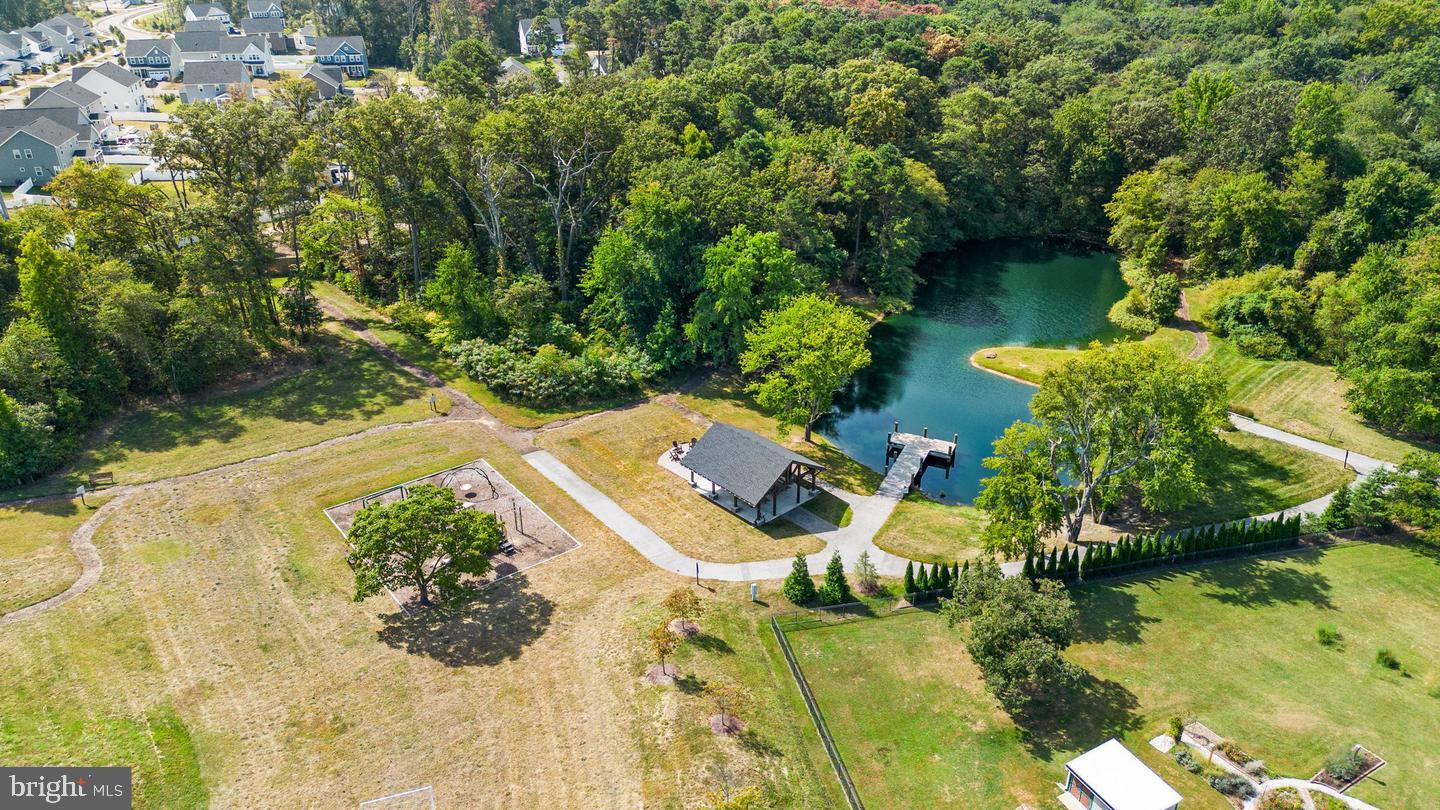 PONDVIEW - Residential