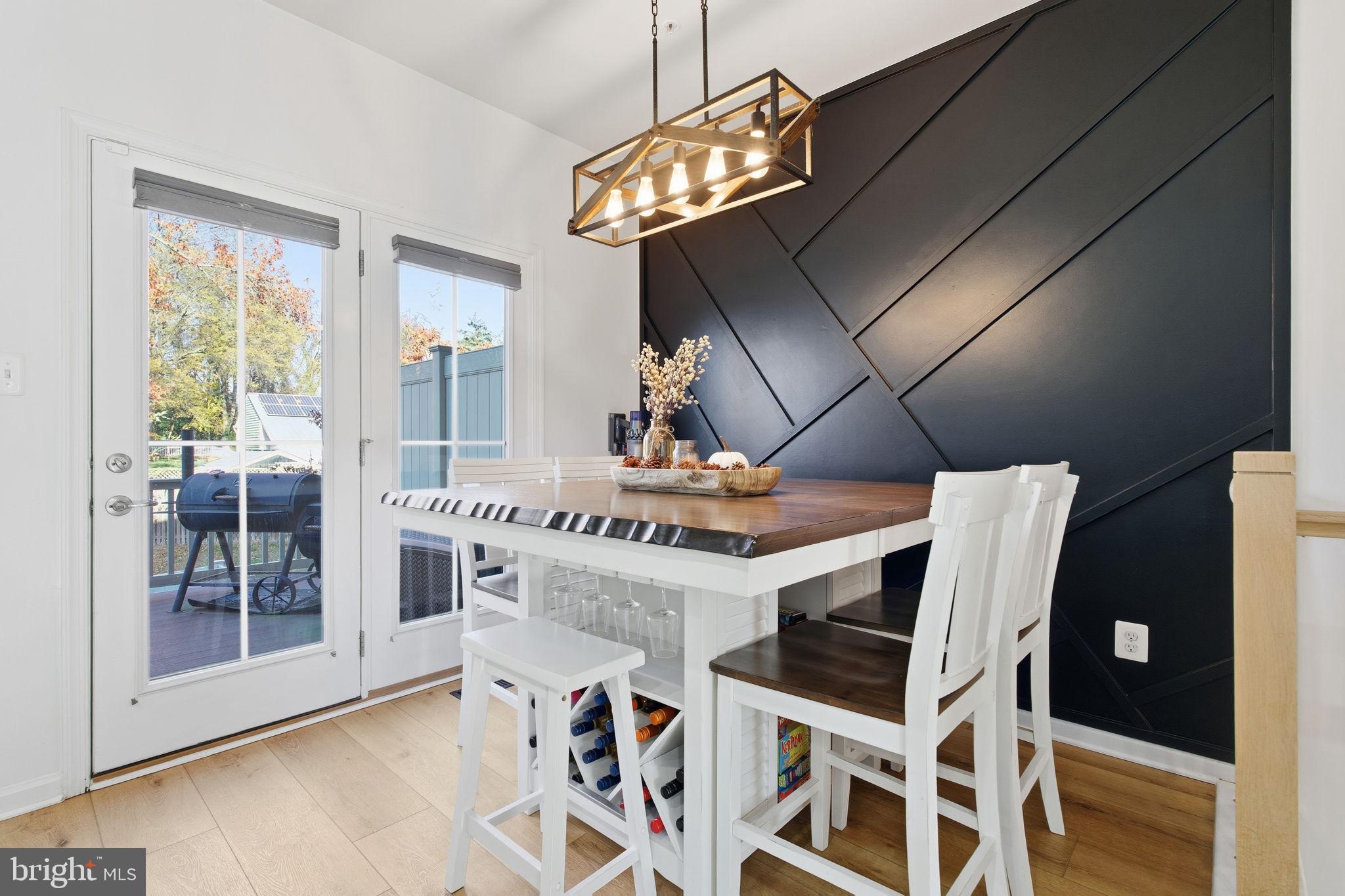 PONDVIEW - Residential