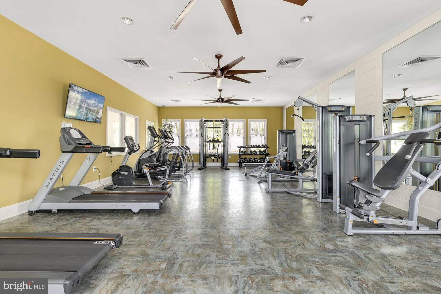 PONDVIEW - Residential