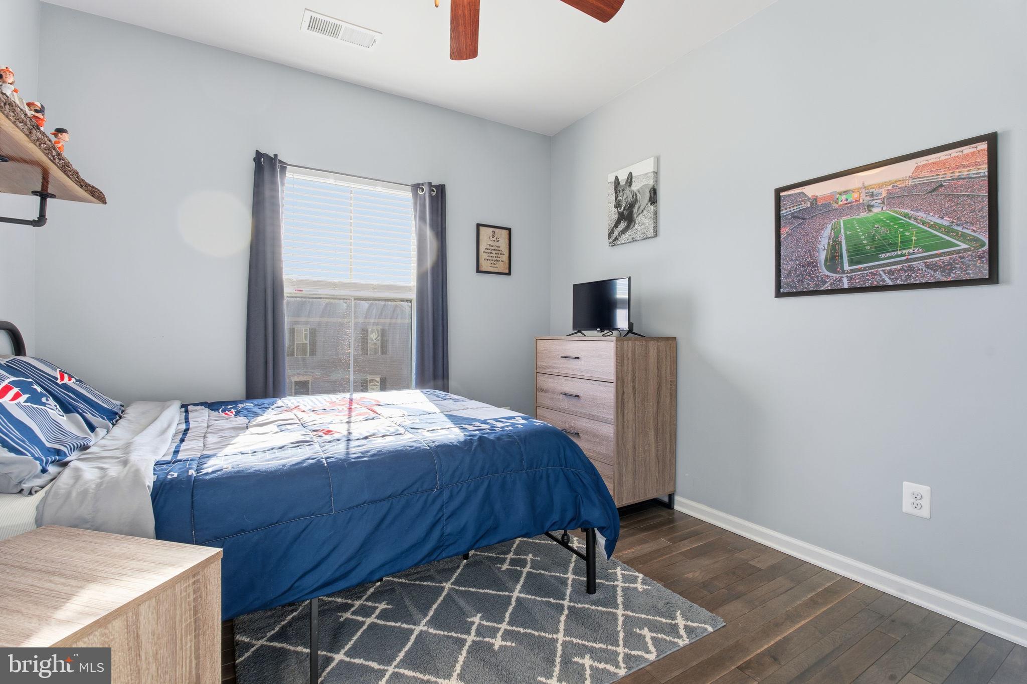 PONDVIEW - Residential