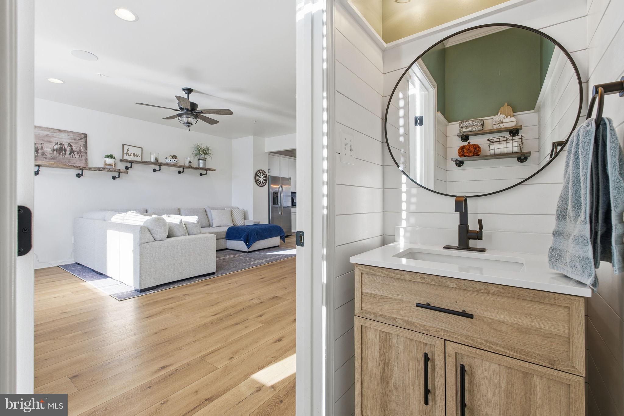 PONDVIEW - Residential