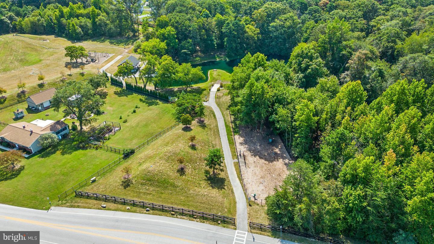 PONDVIEW - Residential