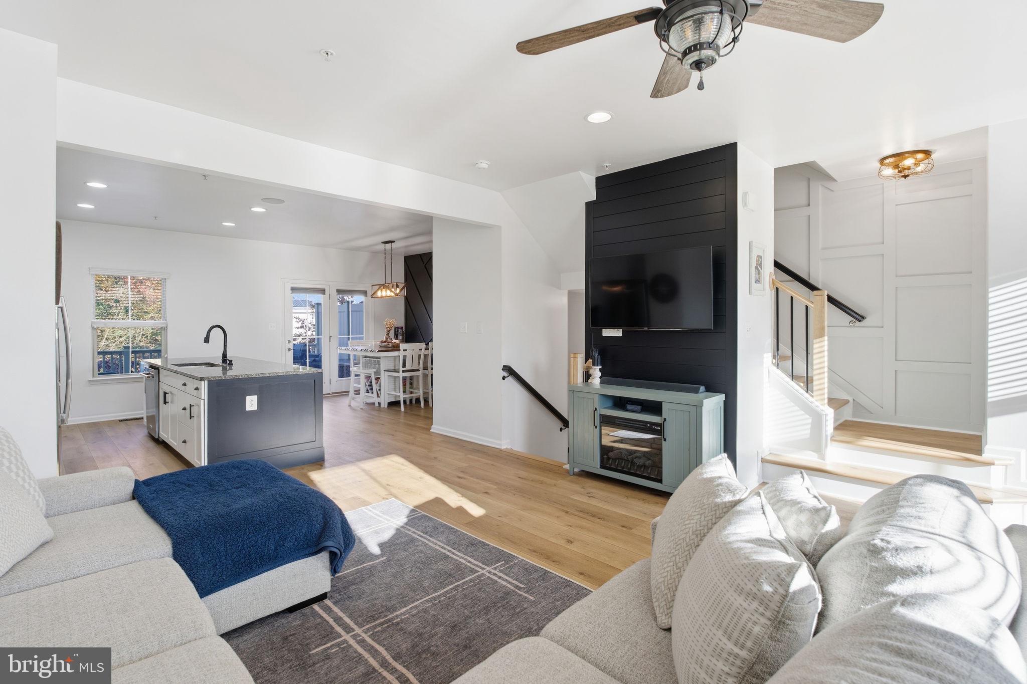 PONDVIEW - Residential