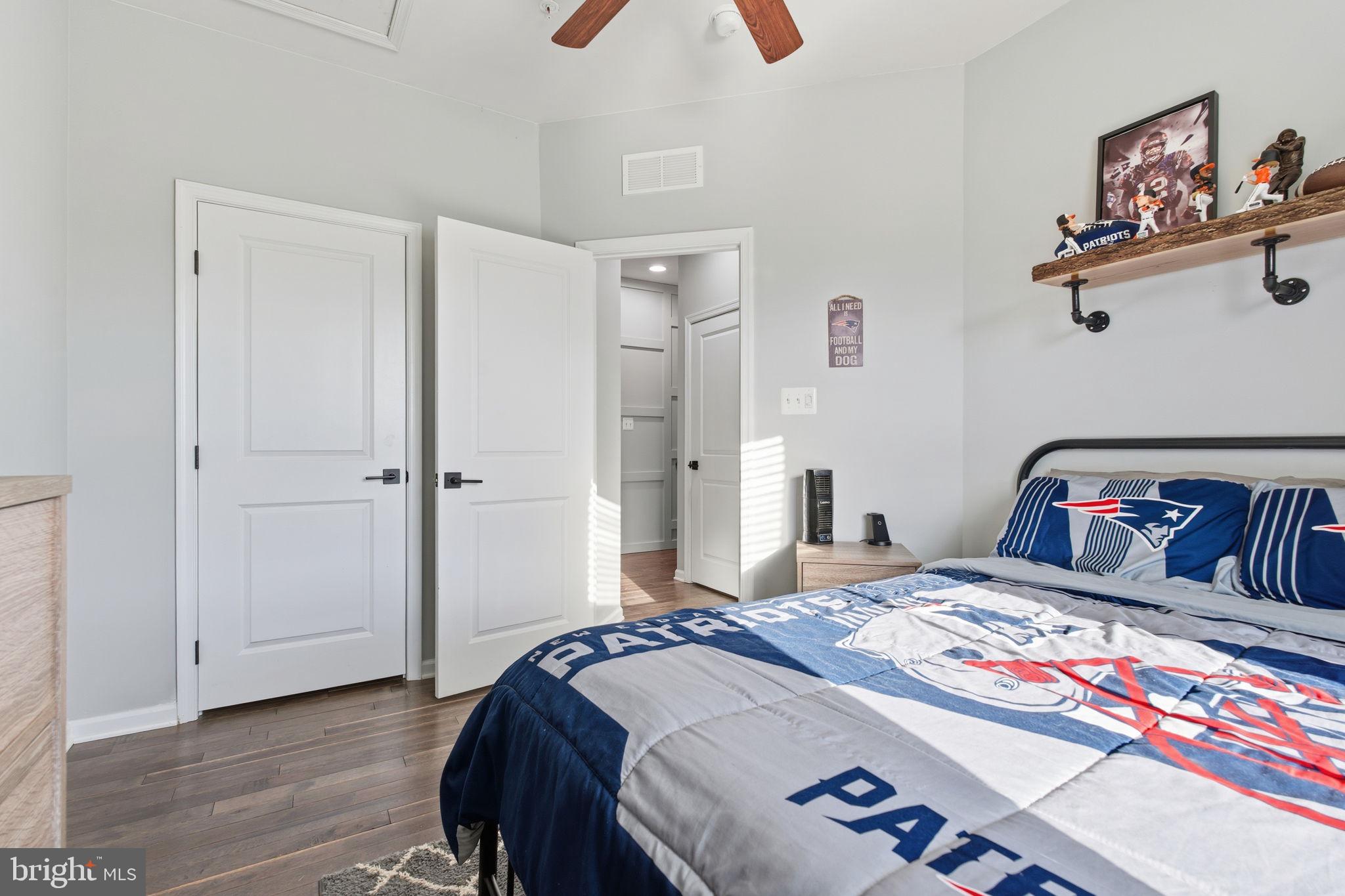 PONDVIEW - Residential