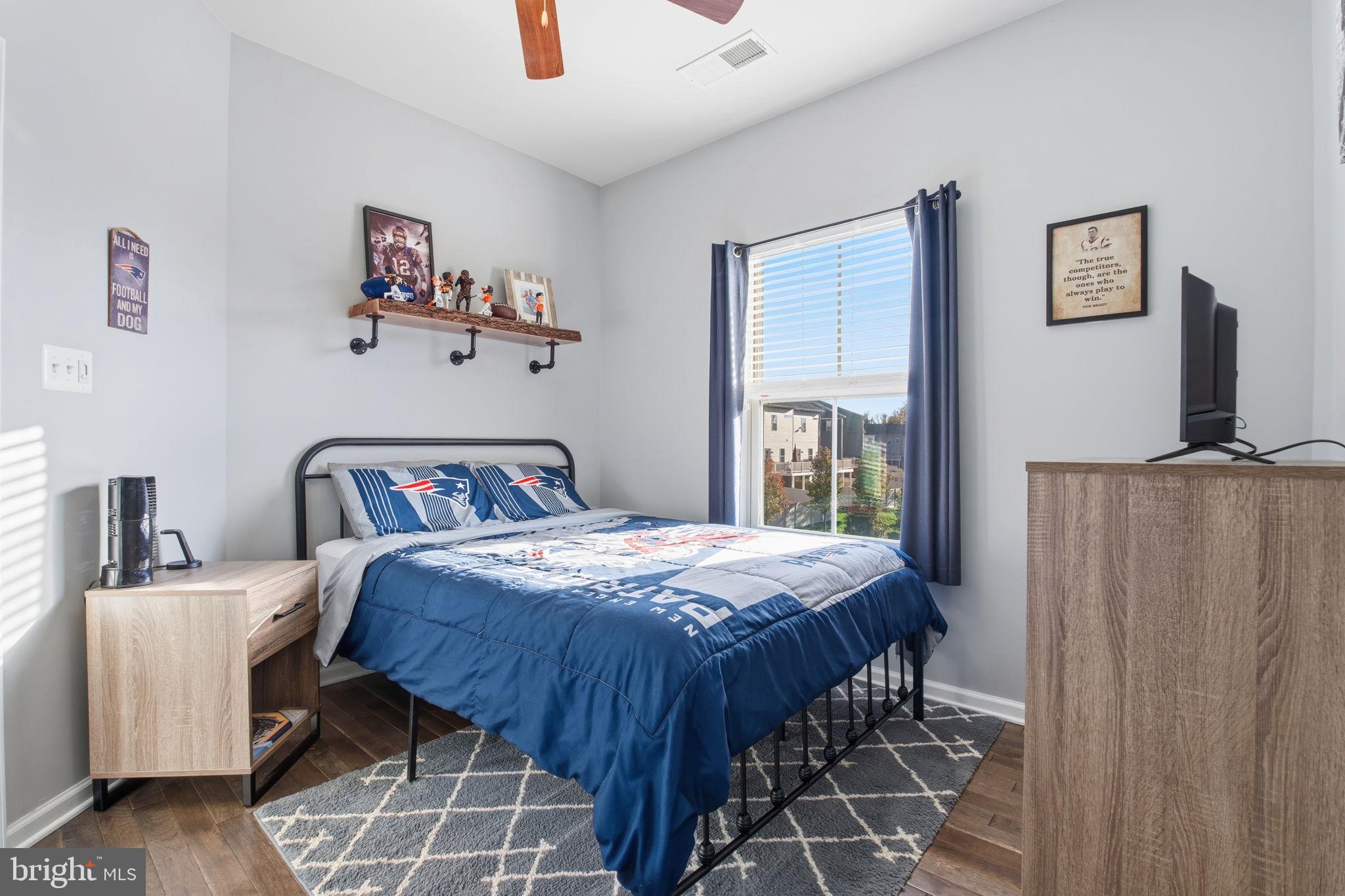 PONDVIEW - Residential