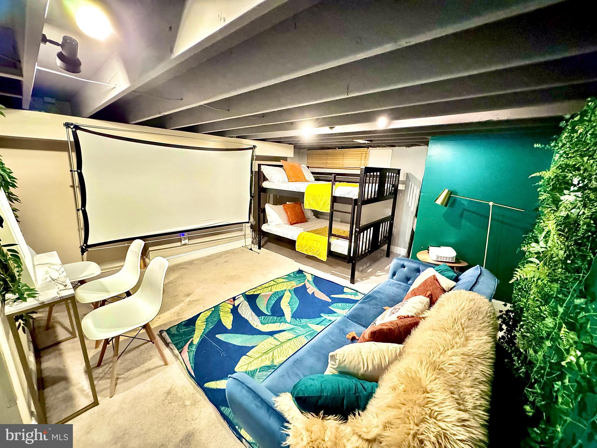 JOHNSTON SQUARE - Residential