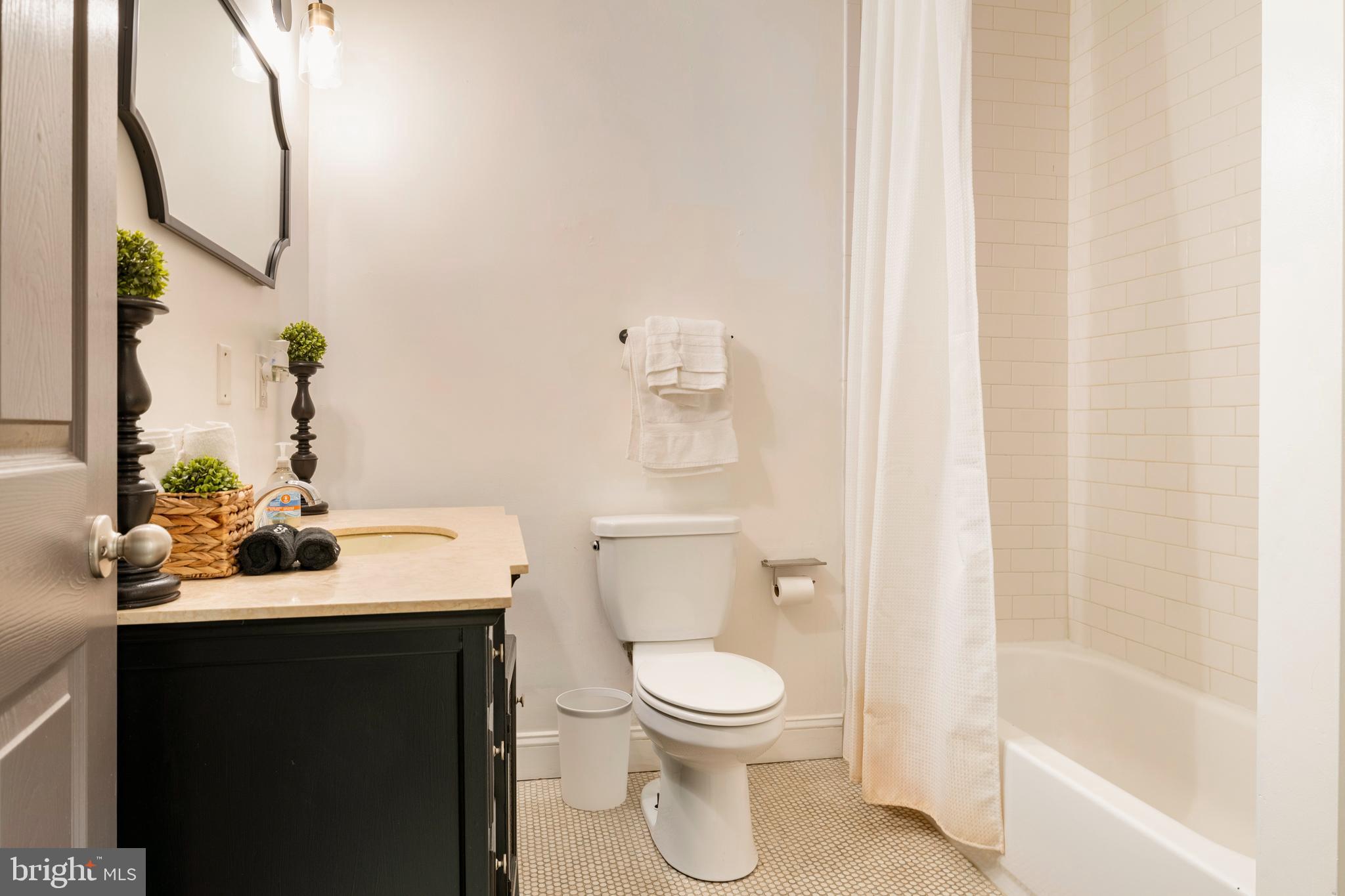 JOHNSTON SQUARE - Residential