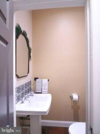 JOHNSTON SQUARE - Residential