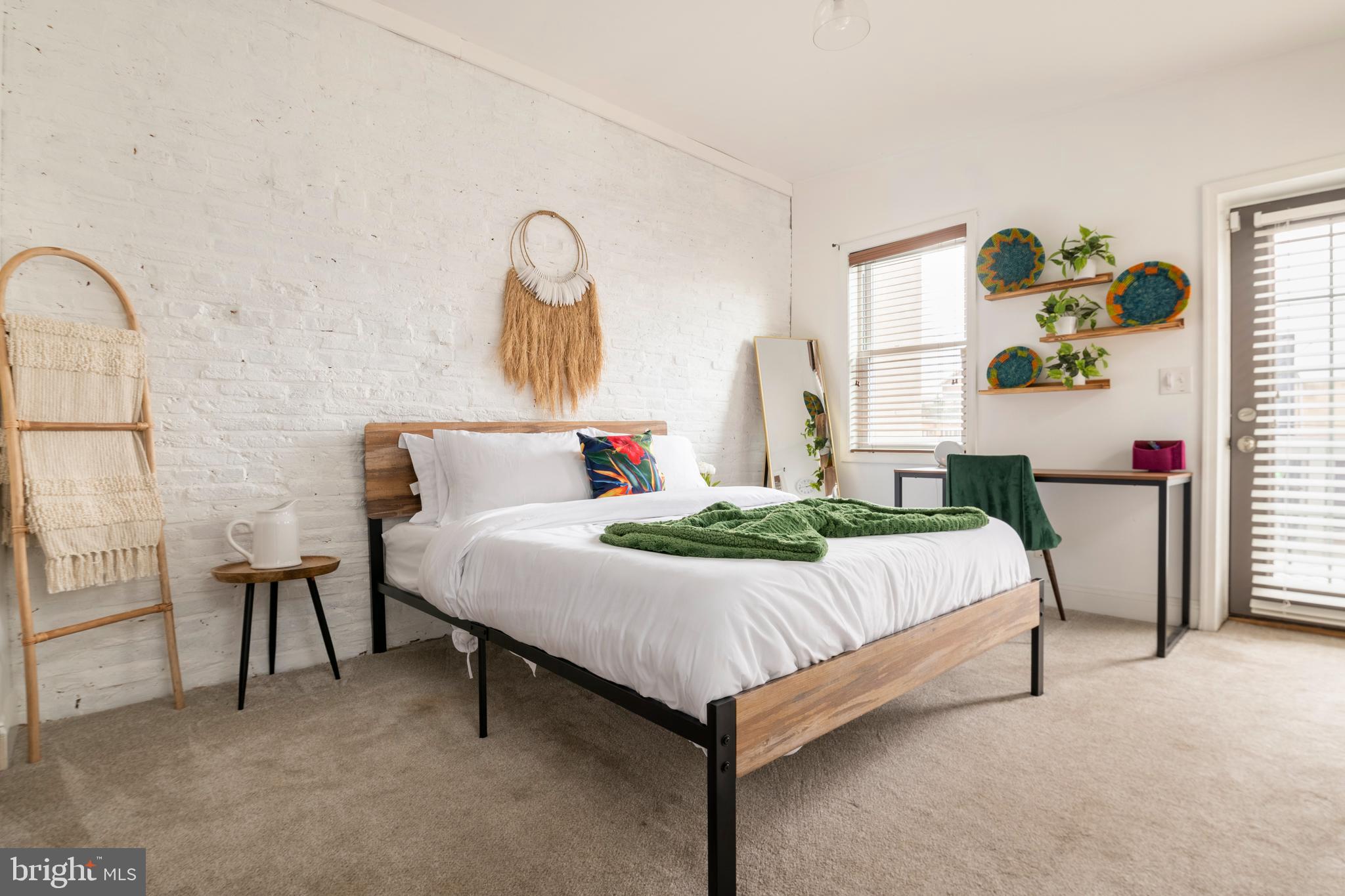 JOHNSTON SQUARE - Residential